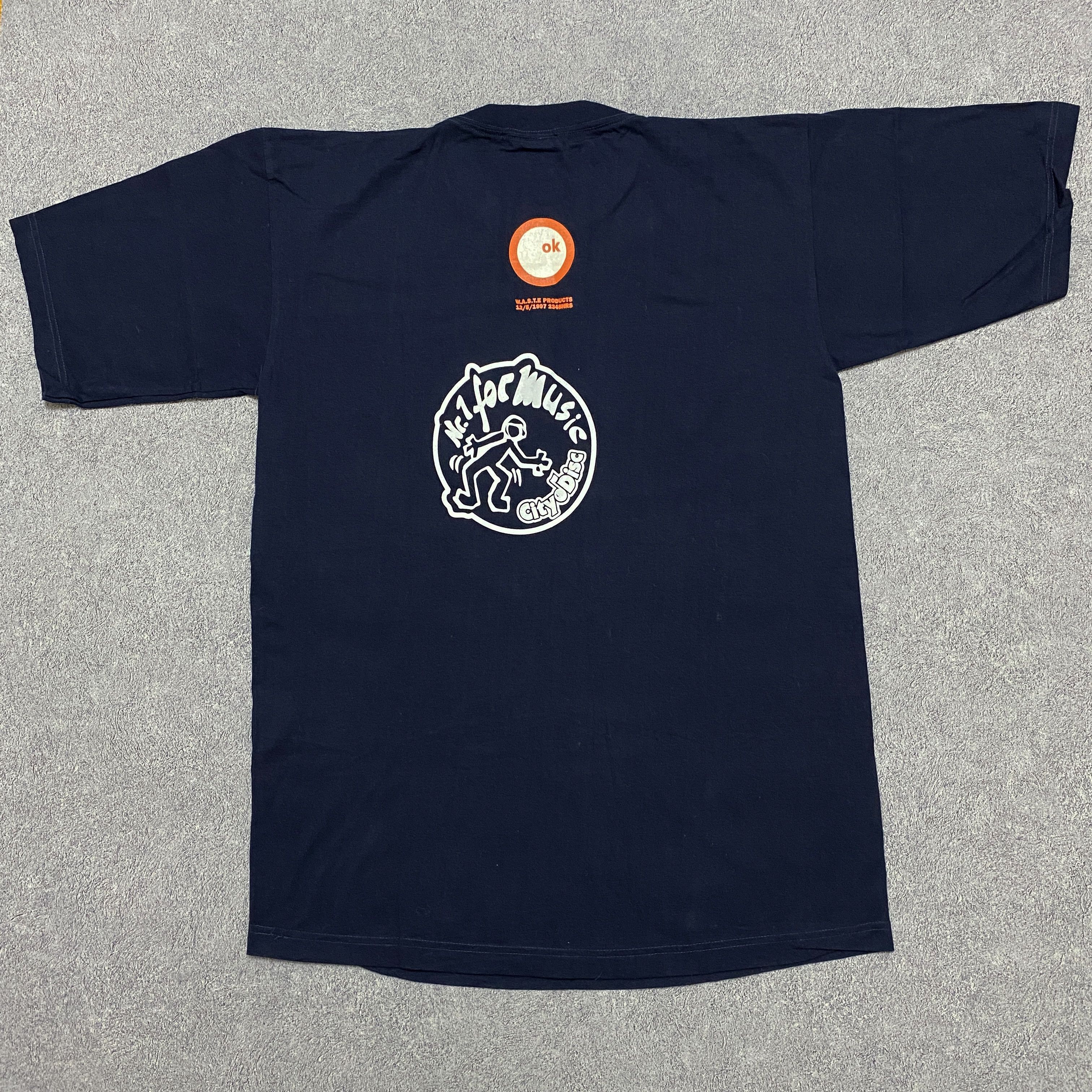 Band Tees Vintage Radiohead OK Computer T Shirt Size US XL / EU 56 / 4 - 4 Thumbnail
