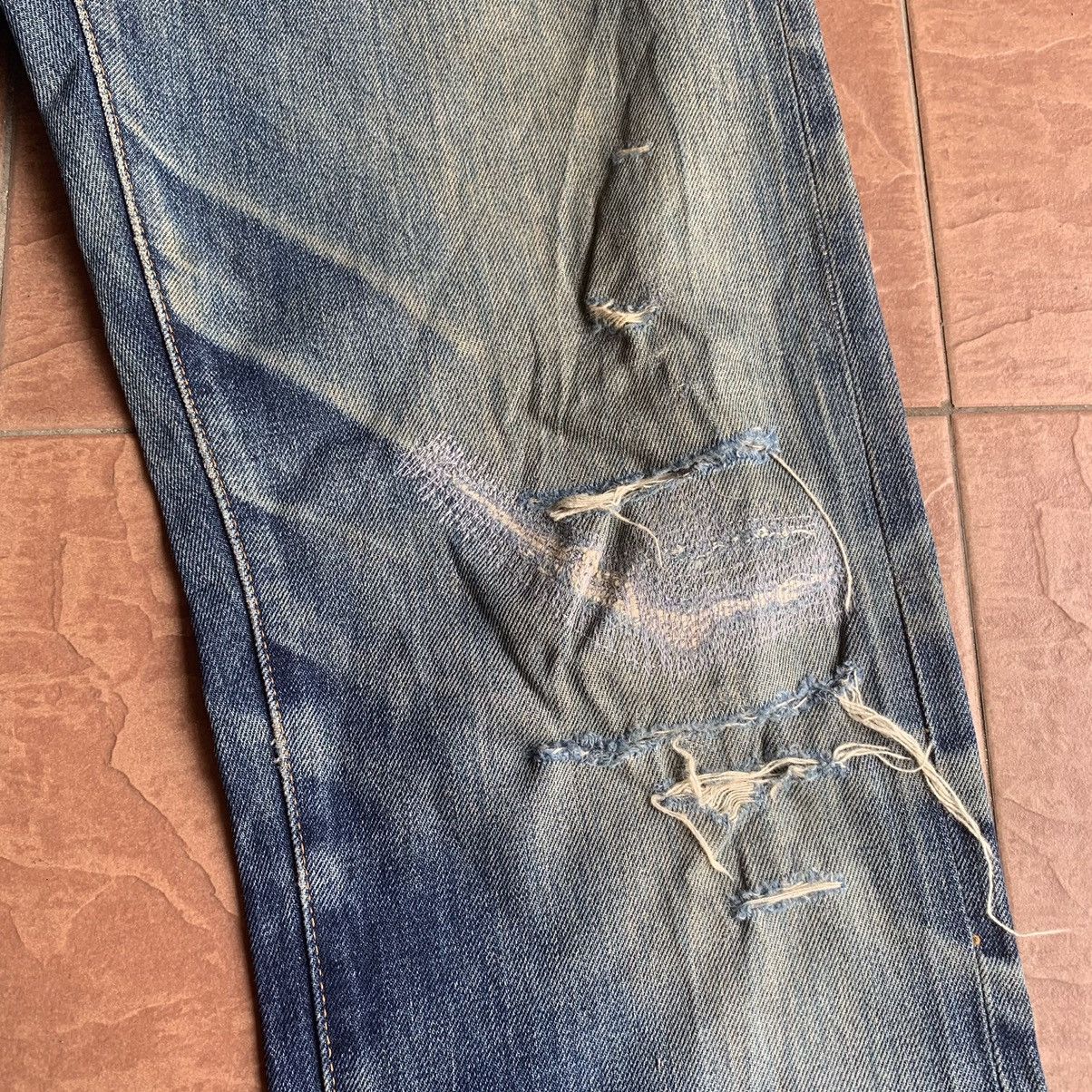 Levi's × Vintage LEVI’S 29x31 VINTAGE 1990’s REDLINE DISTRESSED SELVEDGE PANT Size US 29 - 8 Thumbnail