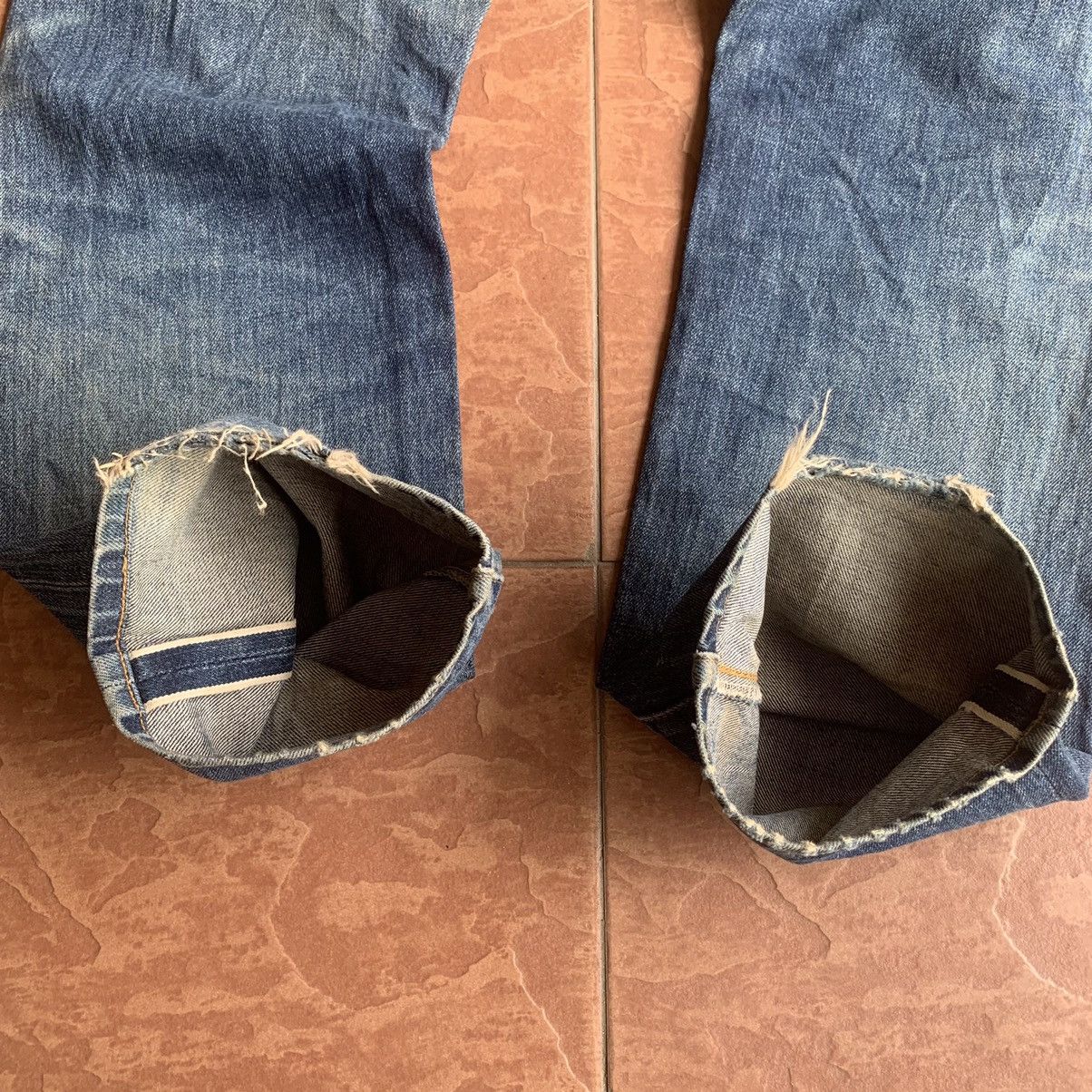 Levi's × Vintage LEVI’S 29x31 VINTAGE 1990’s REDLINE DISTRESSED SELVEDGE PANT Size US 29 - 16 Thumbnail
