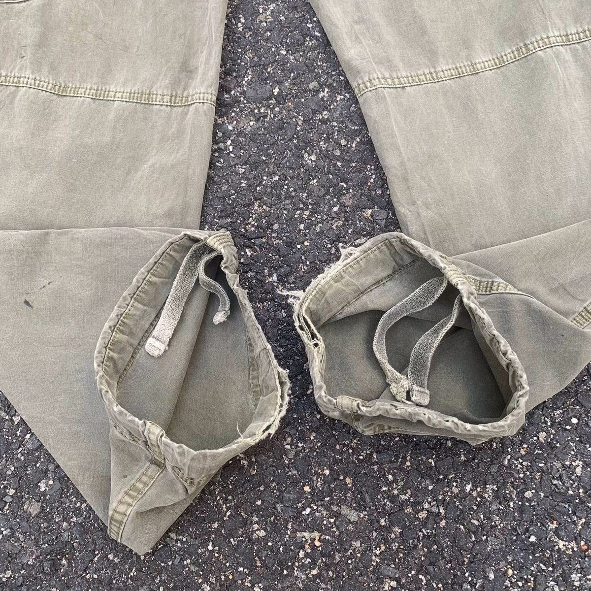 Japanese Brand × Uniqlo Japanese Vintage 36x32 Faded Utility Trousers Cargo Size US 36 / EU 52 - 14 Thumbnail