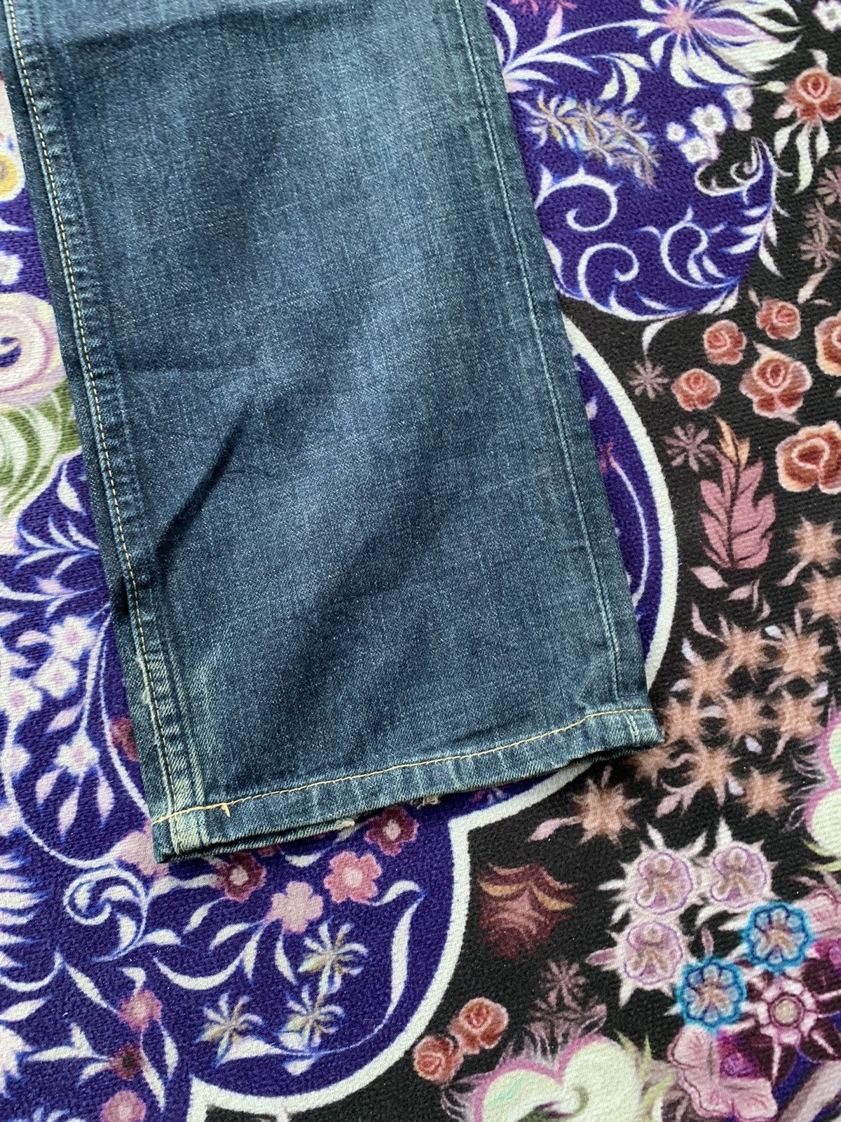 Levi's Vintage Clothing Levis 502 Faded Wash Denim Size US 33 - 3 Thumbnail