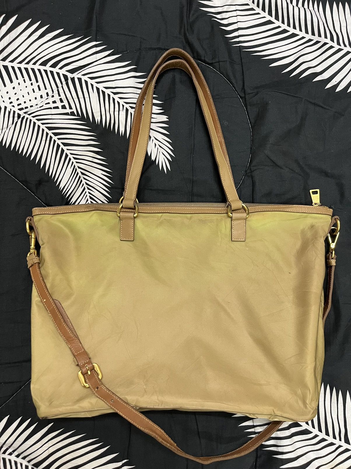 Prada Authentic PRADA Shoulder Bag Size ONE SIZE - 2 Thumbnail