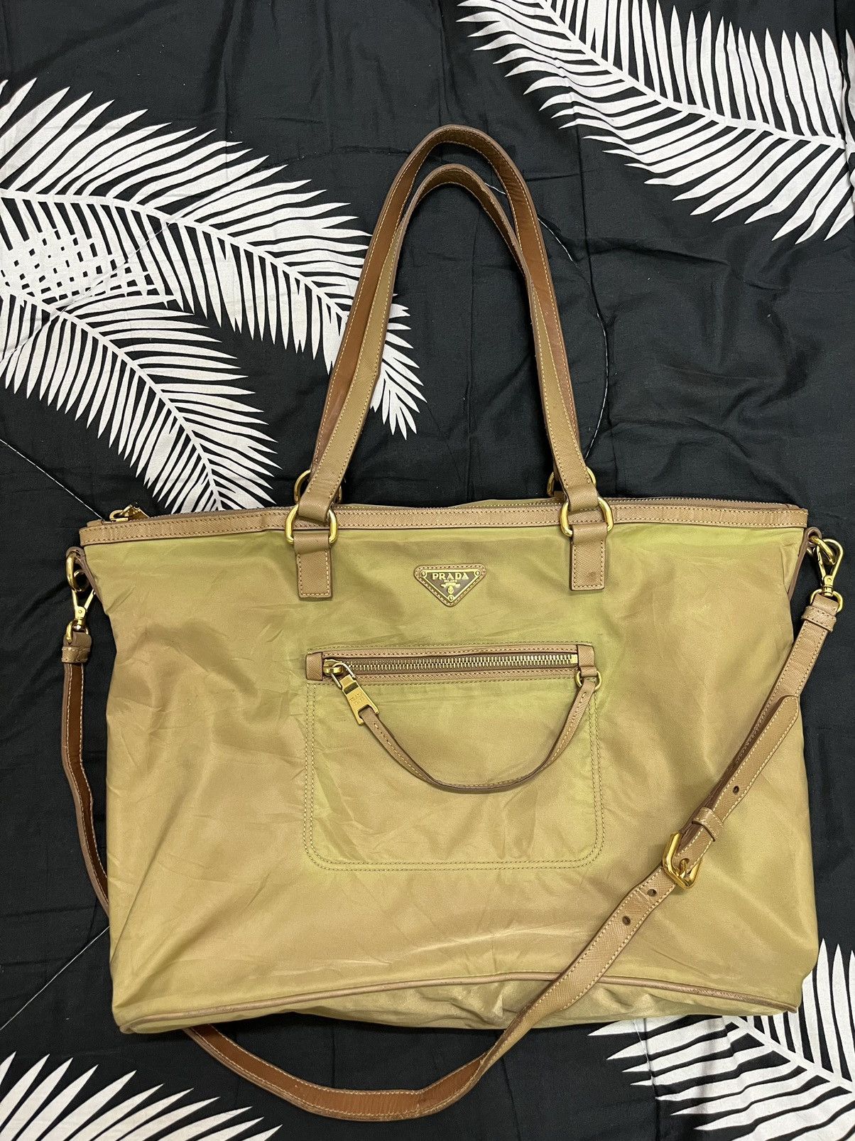 Prada Authentic PRADA Shoulder Bag Size ONE SIZE - 1 Thumbnail