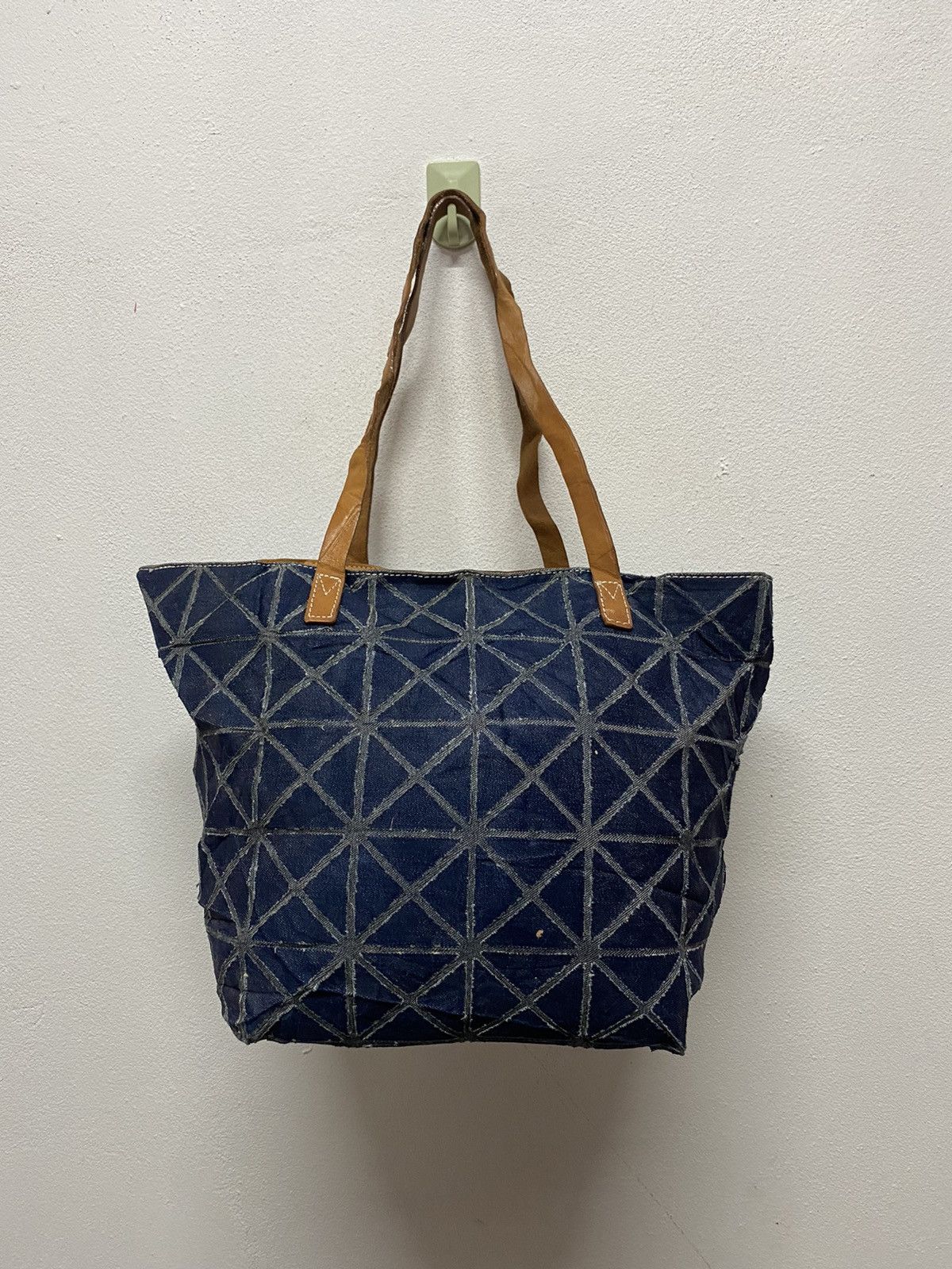 Designer × Pleats Please Issey Miyake Issey miyake Pleats please Patchwork Denim Tote Bag Size ONE SIZE - 1 Thumbnail