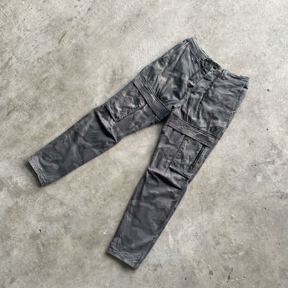 image of Vintage Japanese Faded Spring Waist Multipocket Cargo Pants in Camo, Men's (Size 30)