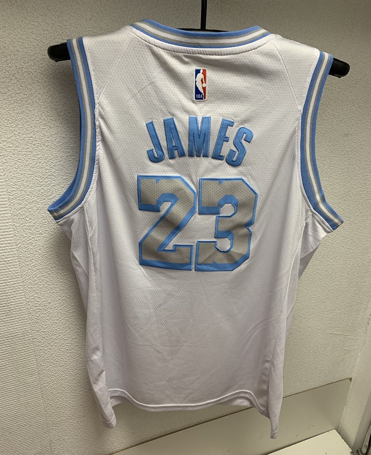 LA Lakers LeBron James #23 Nike Wish NBA Swingman Jersey - size 54