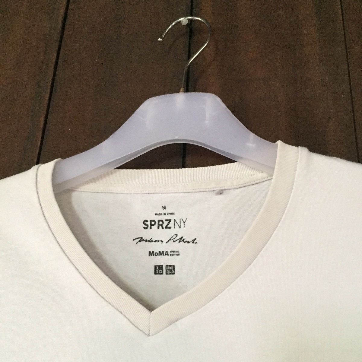 Uniqlo UNIQLO X JACKSON POLLOCK t shirt spell out big design Size US M / EU 48-50 / 2 - 5 Thumbnail