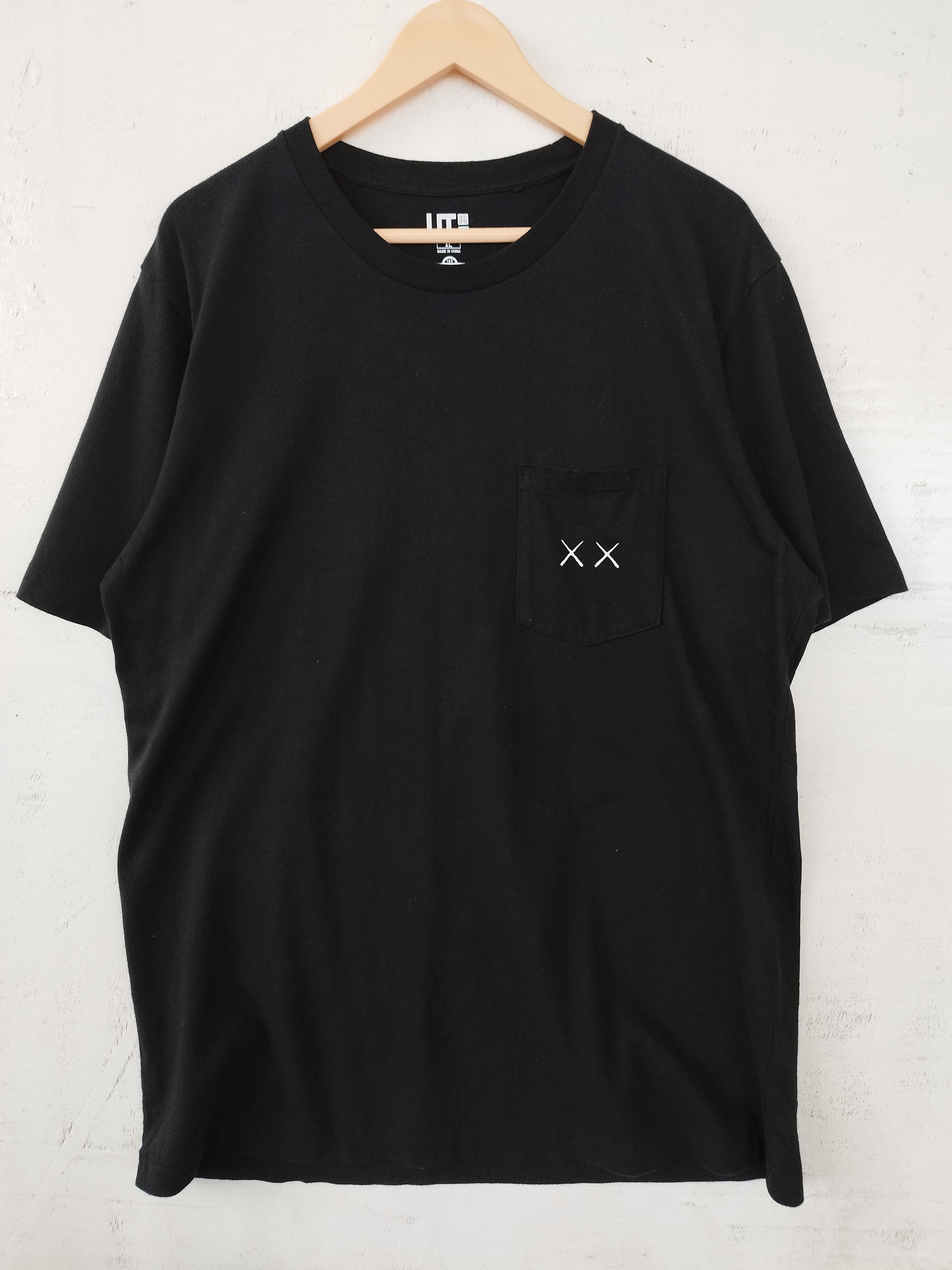 Kaws × Uniqlo 🔥 Kaws X Sesame Street X Uniqlo t shirt Size US L / EU 52-54 / 3 - 5 Thumbnail