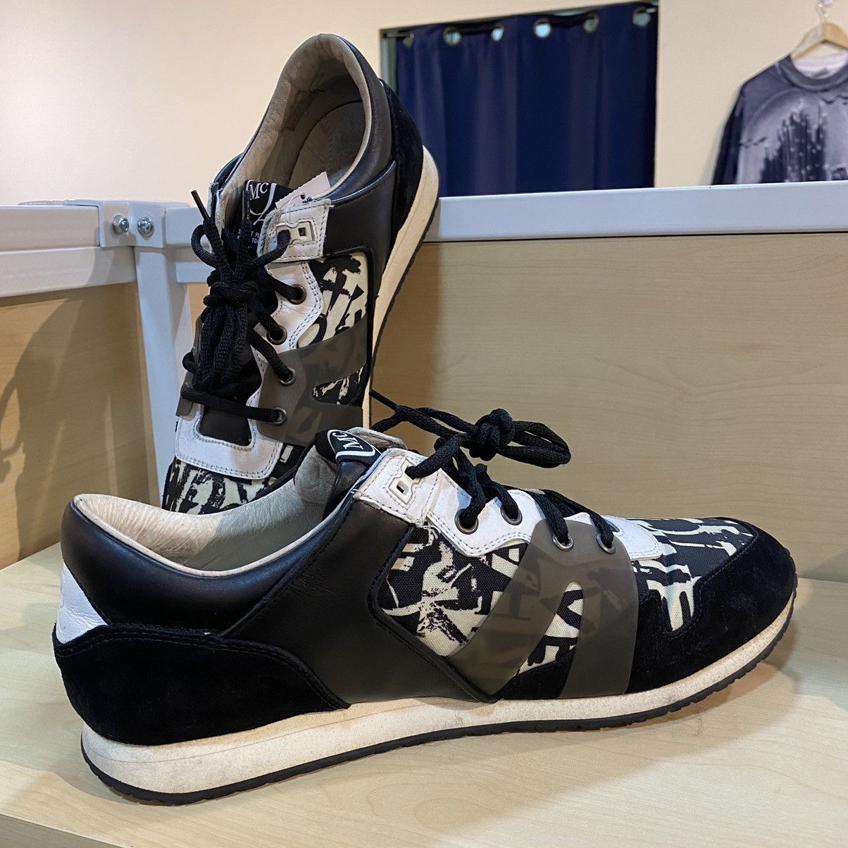 Alexander McQueen Alexander McQueen Sneaker Black Size US 9 / EU 42 - 2 Thumbnail
