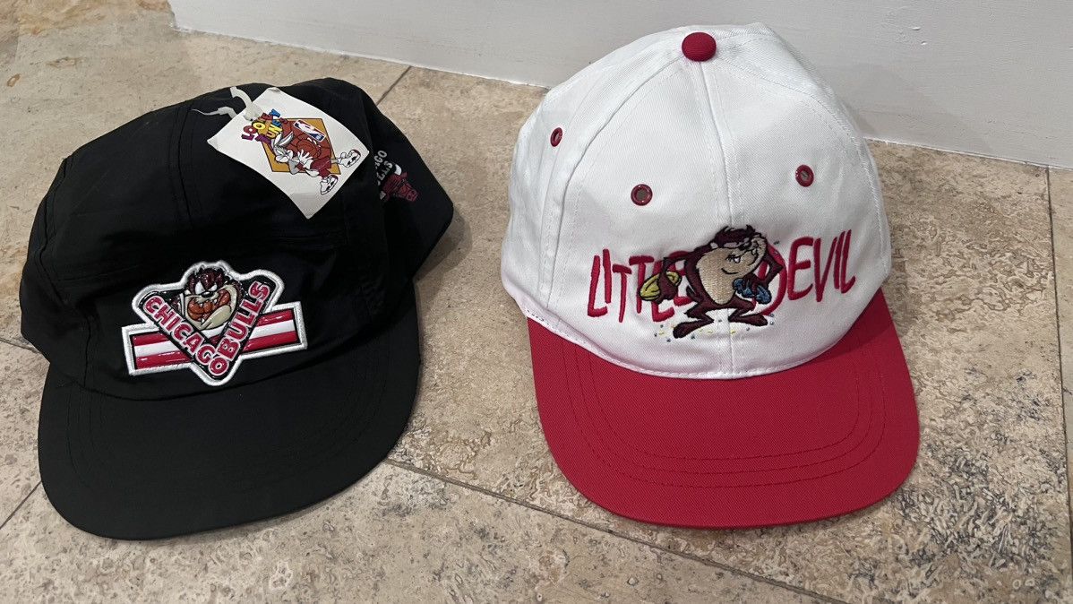‘98 Tasmanian Devil Looney Tunes Bundle hats OS Men +OS Kids
