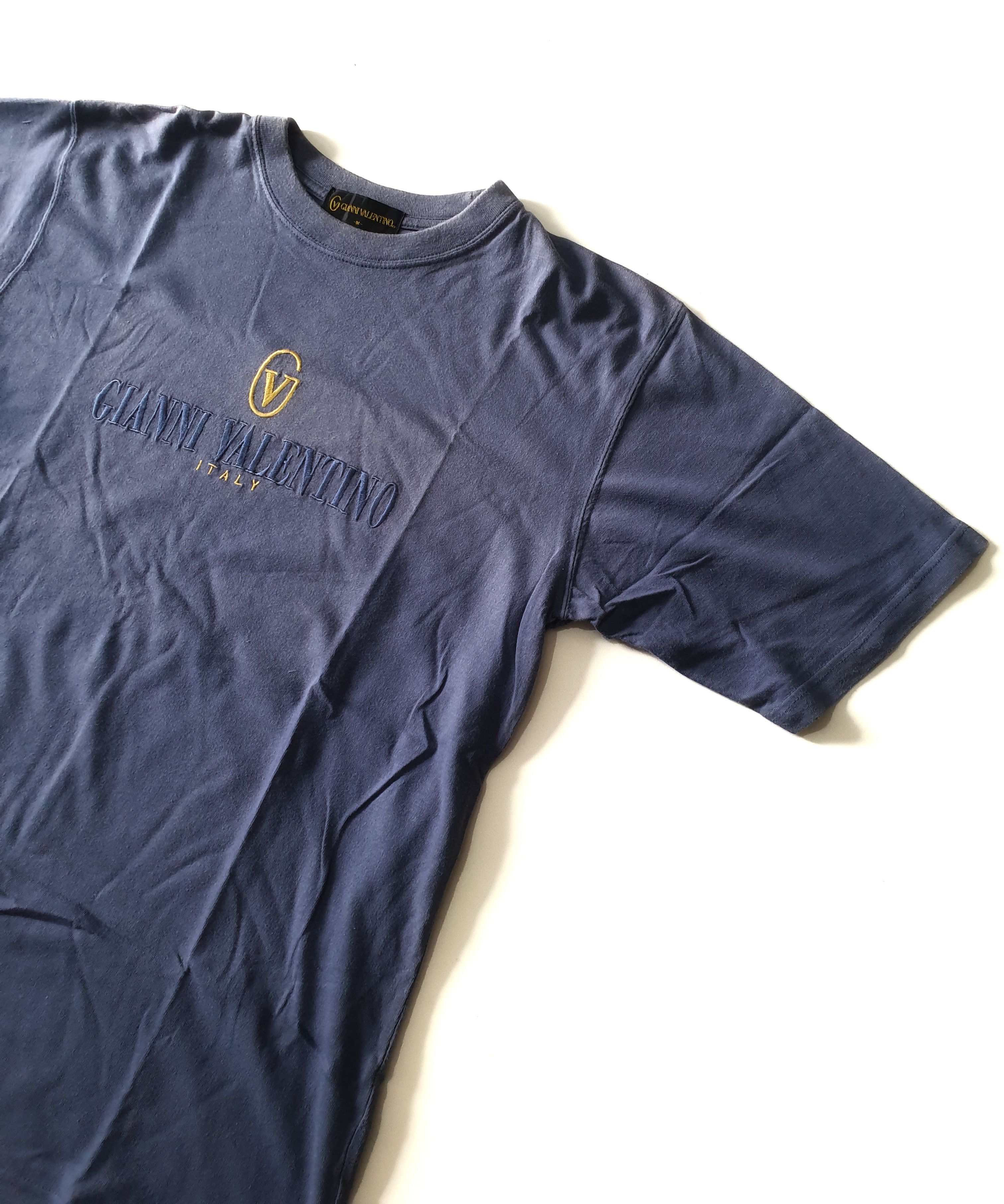 Gianni Valentino × Valentino Vintage Gianni Valentino Embroidery Logo Tee Size US M / EU 48-50 / 2 - 5 Thumbnail