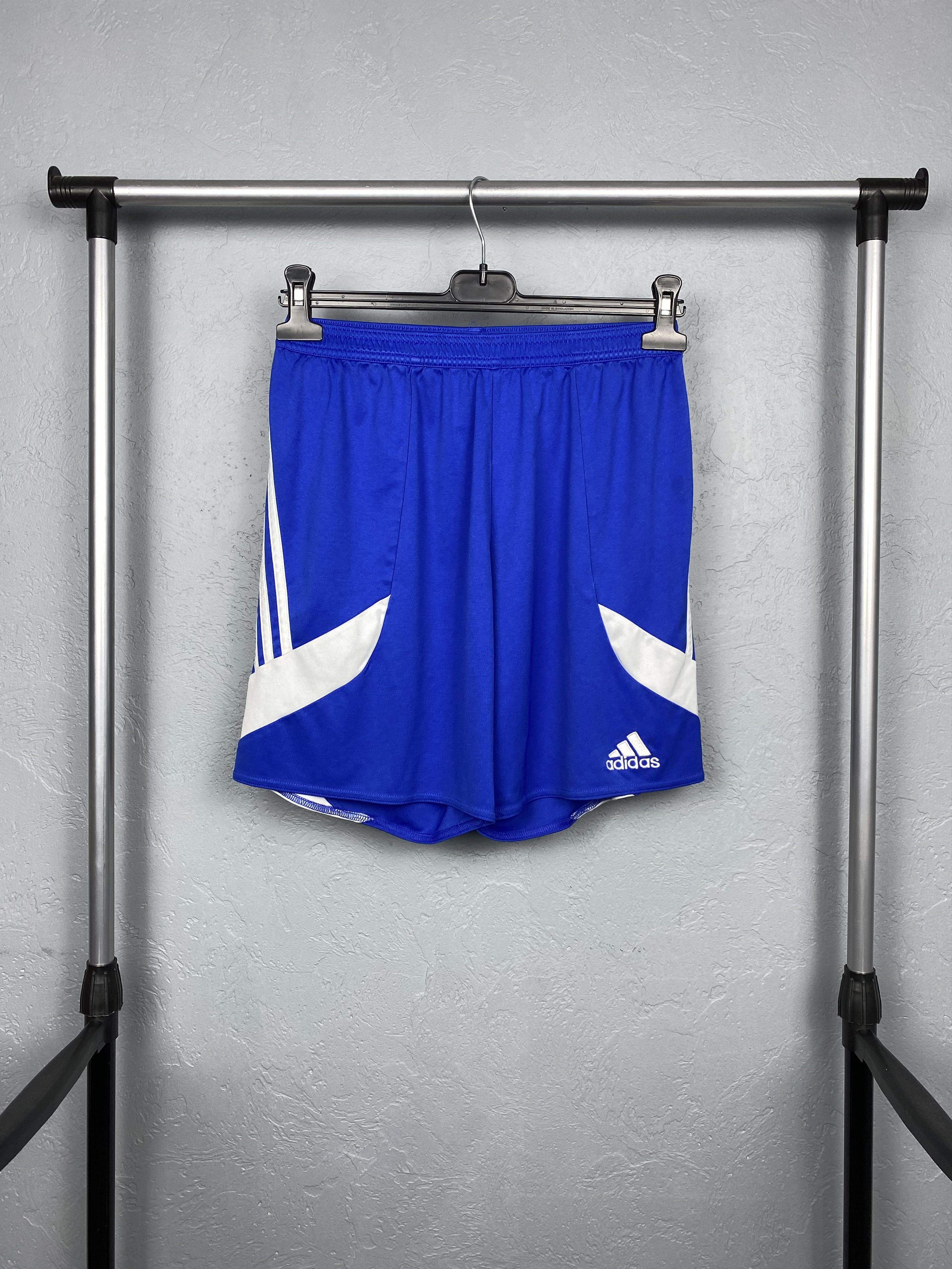 Adidas Adidas Vintage Mens Shorts Y2K Size US 30 / EU 46 - 1 Thumbnail