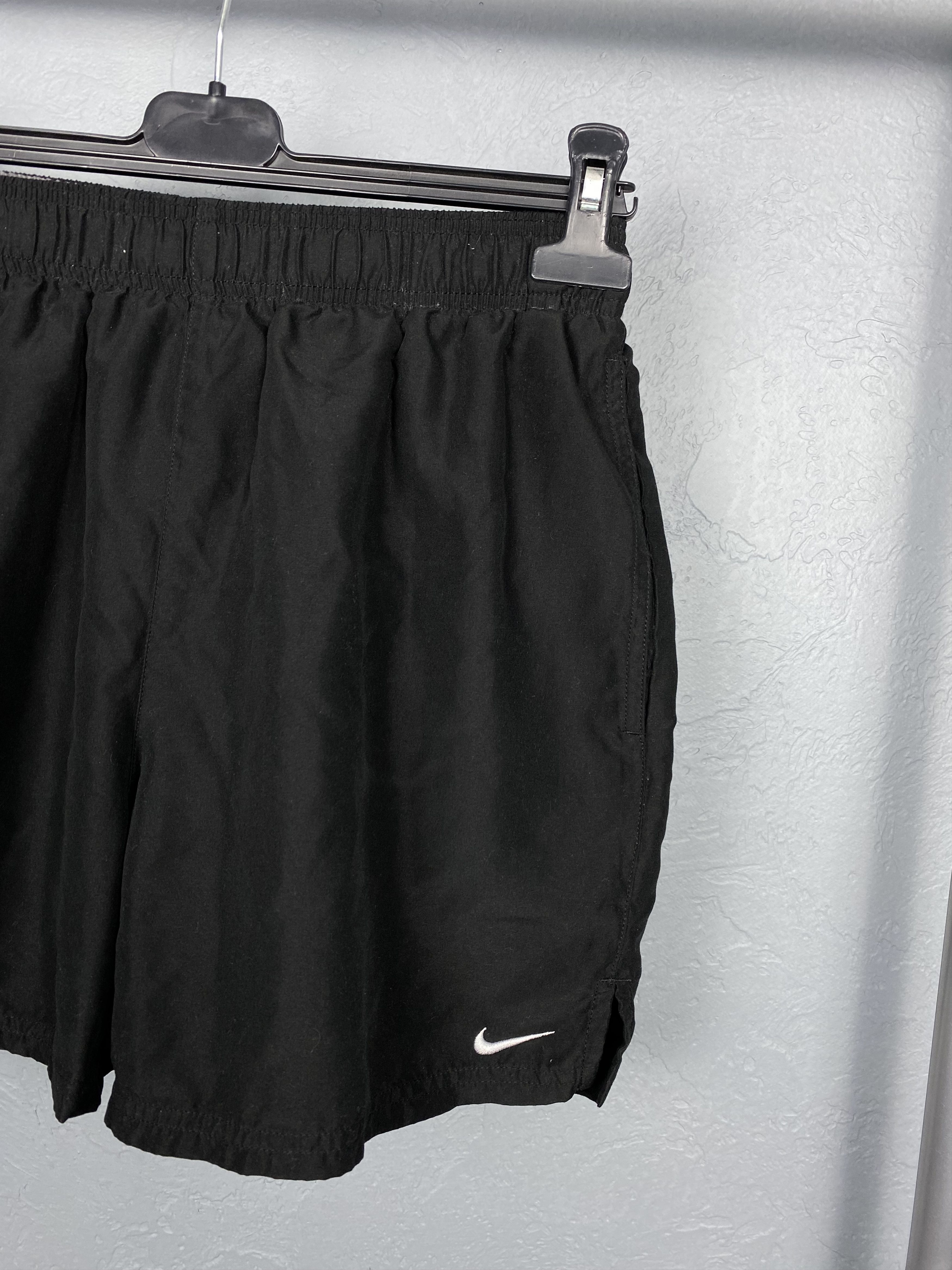 Nike Vintage Nike Mens Nylon Shorts Y2K Size US 32 / EU 48 - 2 Thumbnail