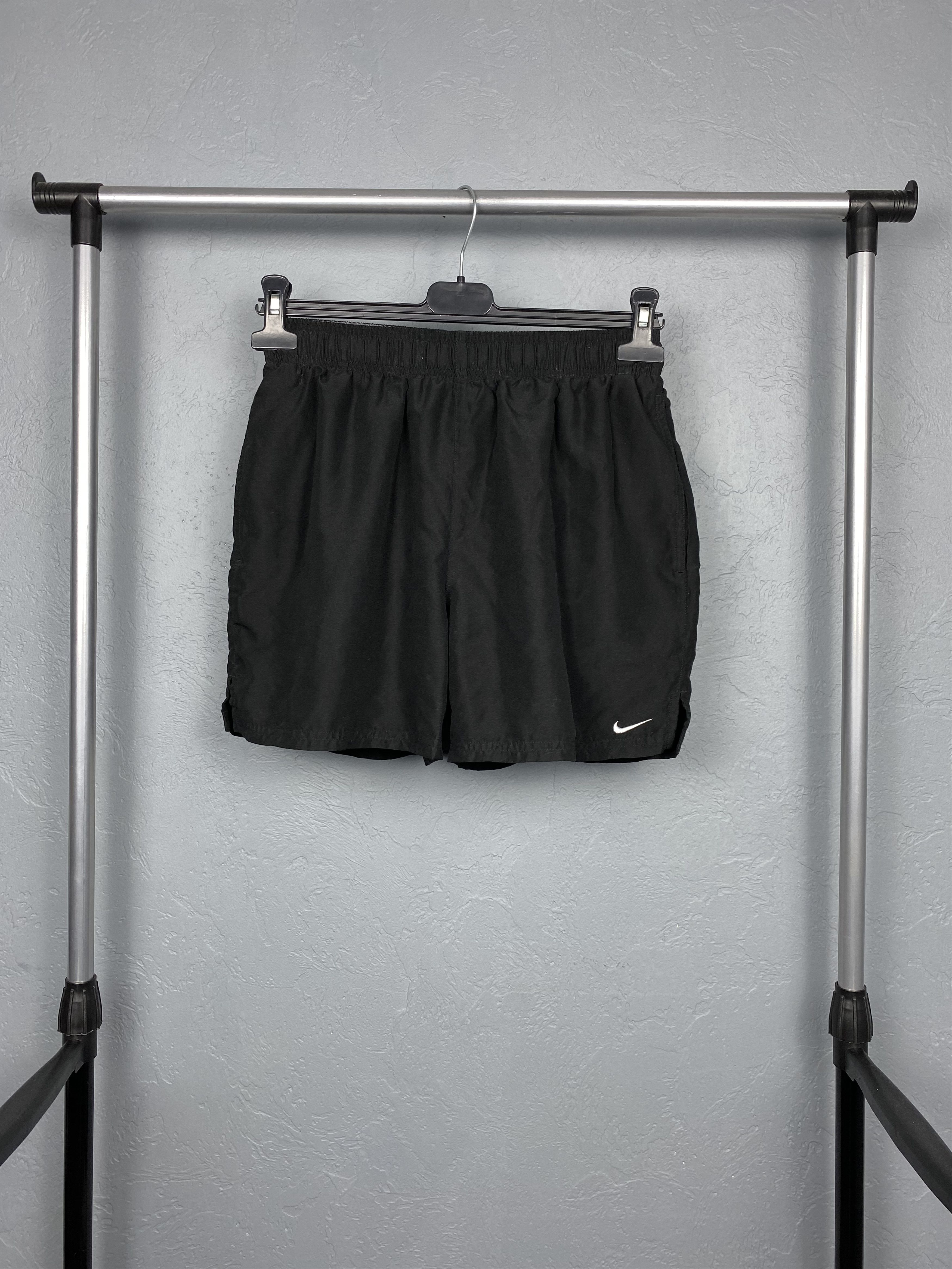 Nike Vintage Nike Mens Nylon Shorts Y2K Size US 32 / EU 48 - 1 Thumbnail
