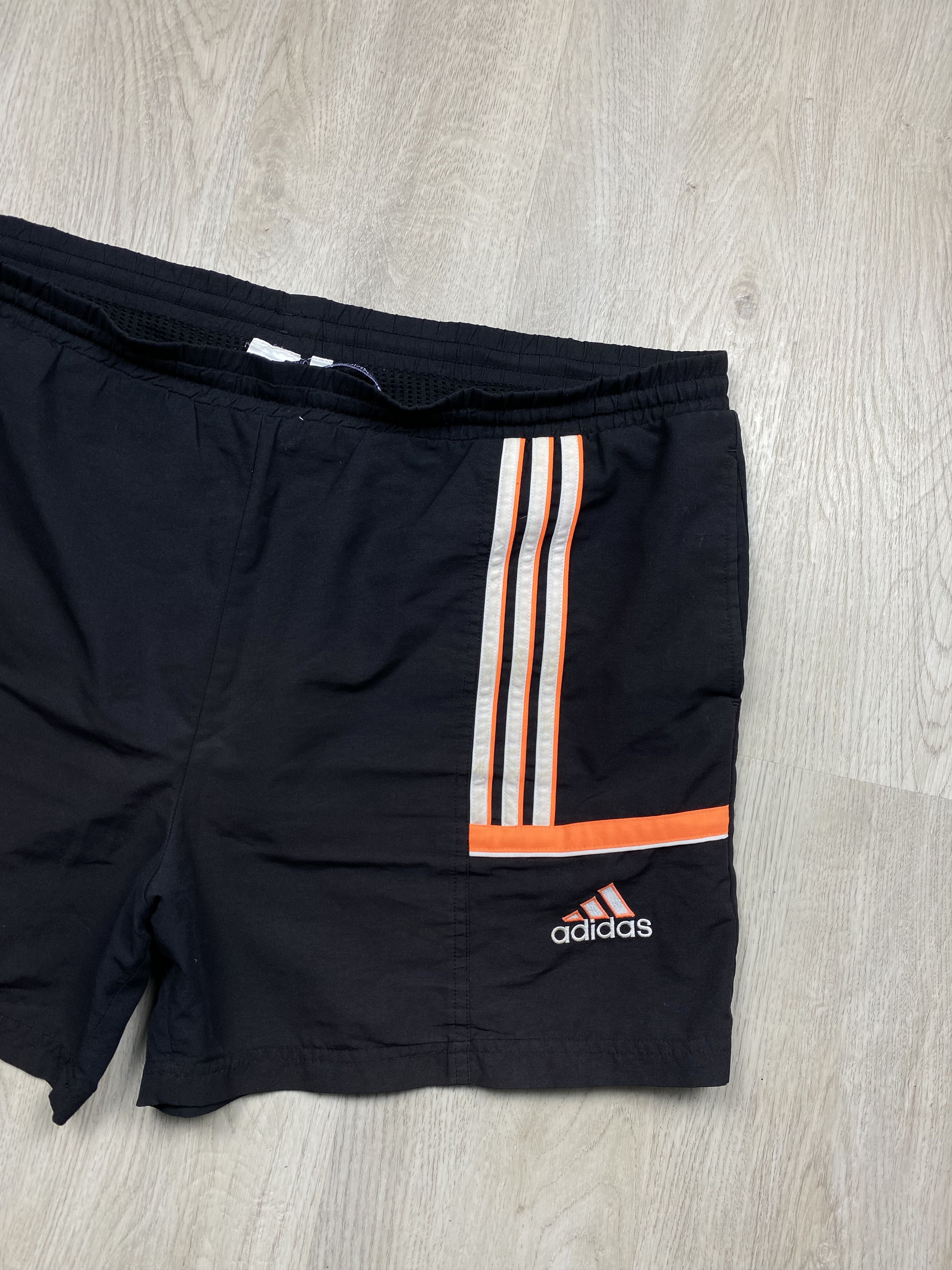 Adidas Adidas Vintage Mens Nylon Shorts Y2K Size US 36 / EU 52 - 2 Thumbnail