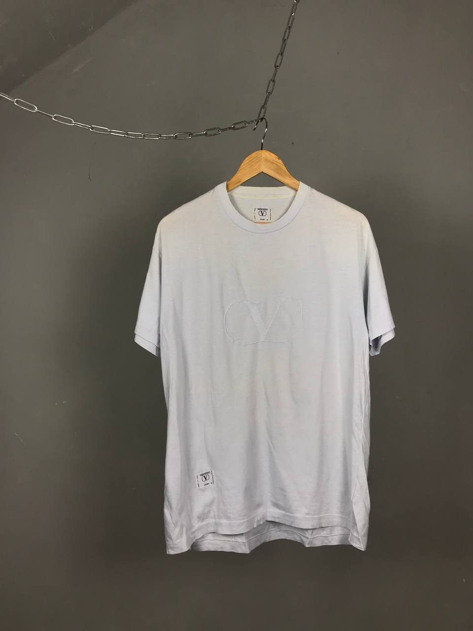 Valentino Valentino rare luxury big center logo tee Size US M / EU 48-50 / 2 - 1 Thumbnail