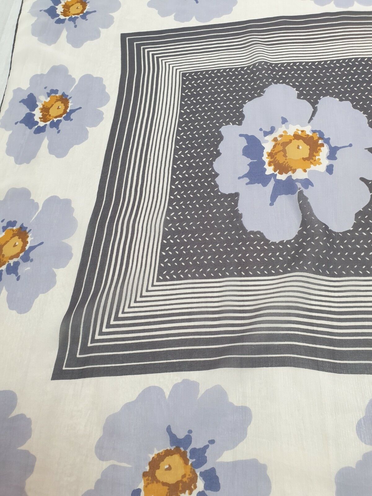 Pierre Balmain Pierre Balmain Vintage Silk Scarf Size ONE SIZE - 6 Thumbnail
