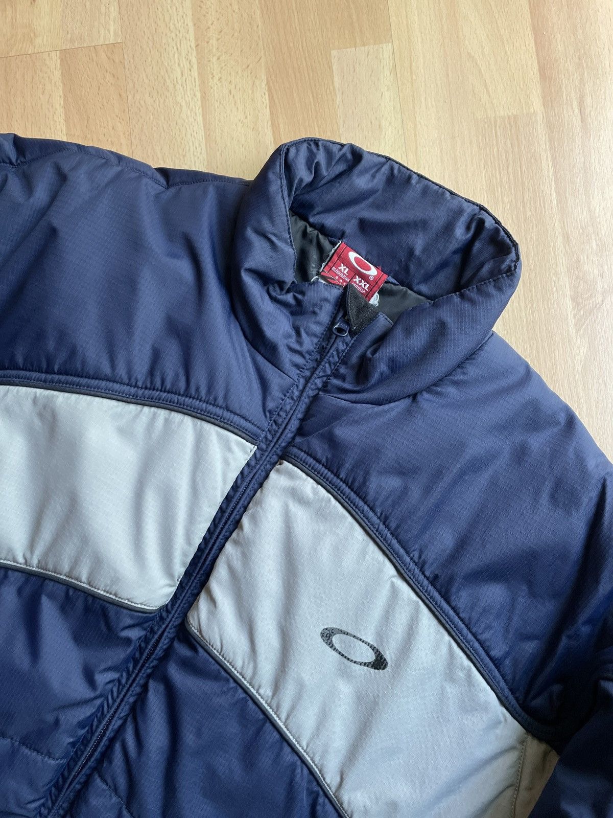 Oakley Vintage Oakley Puffer Jacket Size US XL / EU 56 / 4 - 5 Thumbnail
