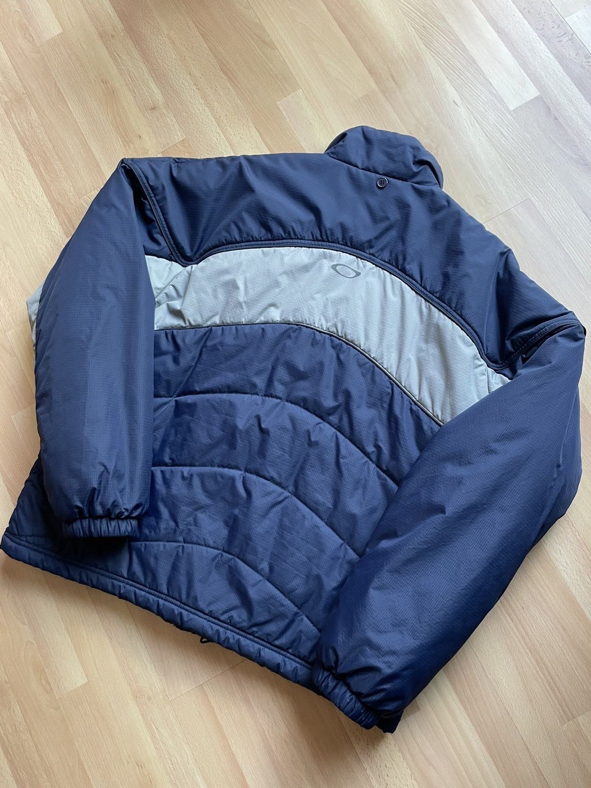 Oakley Vintage Oakley Puffer Jacket Size US XL / EU 56 / 4 - 7 Thumbnail