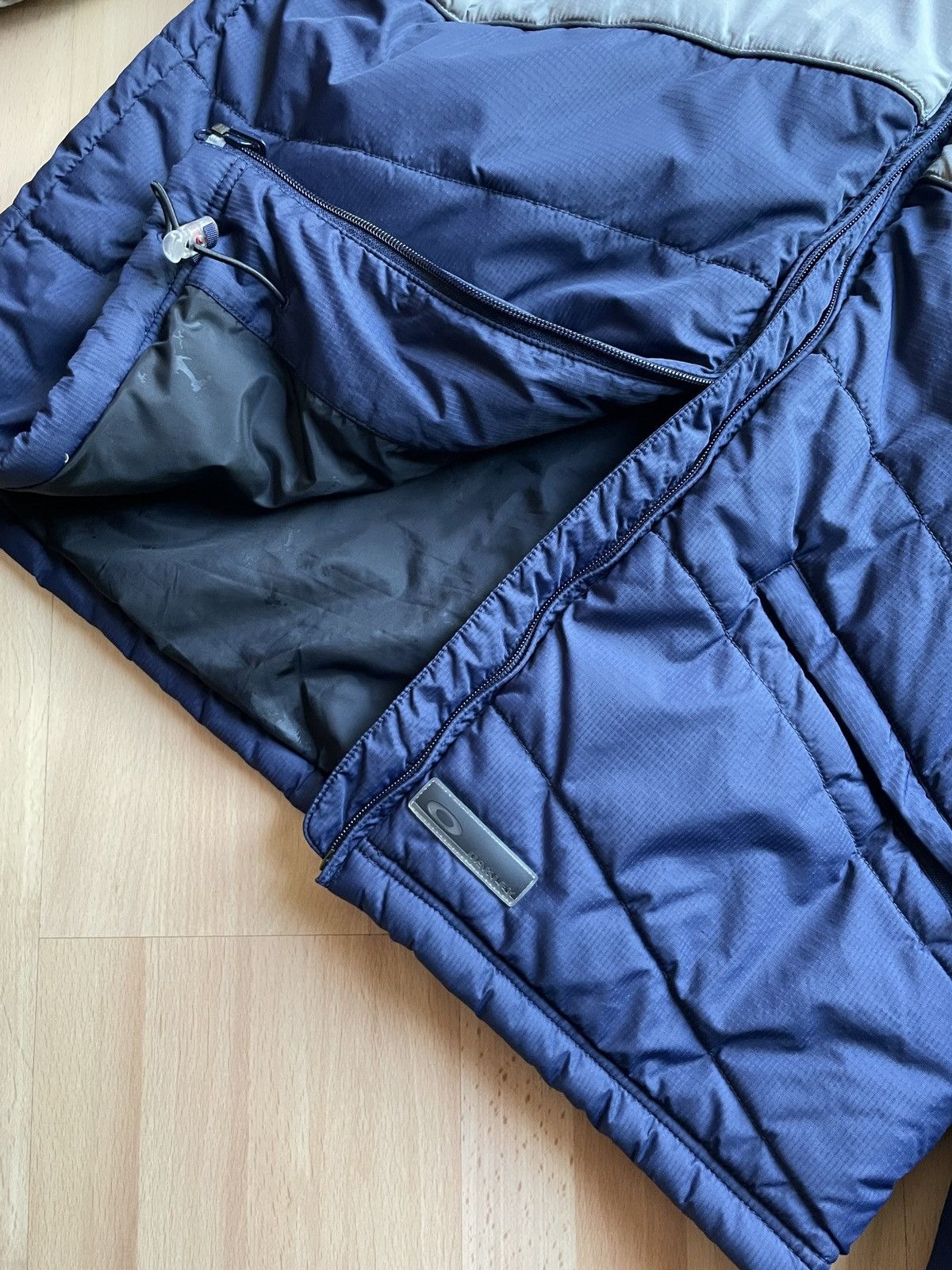 Oakley Vintage Oakley Puffer Jacket Size US XL / EU 56 / 4 - 3 Thumbnail