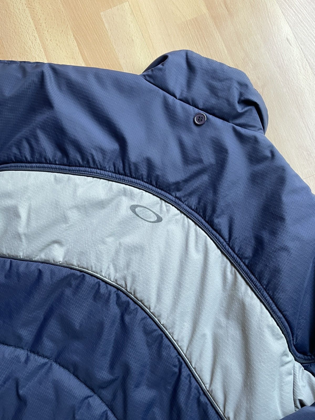 Oakley Vintage Oakley Puffer Jacket Size US XL / EU 56 / 4 - 8 Thumbnail