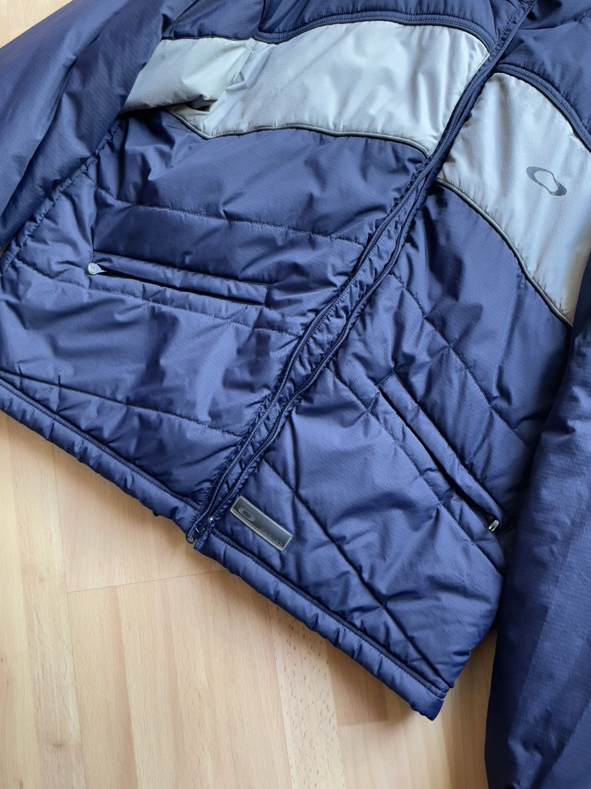 Oakley Vintage Oakley Puffer Jacket Size US XL / EU 56 / 4 - 2 Thumbnail