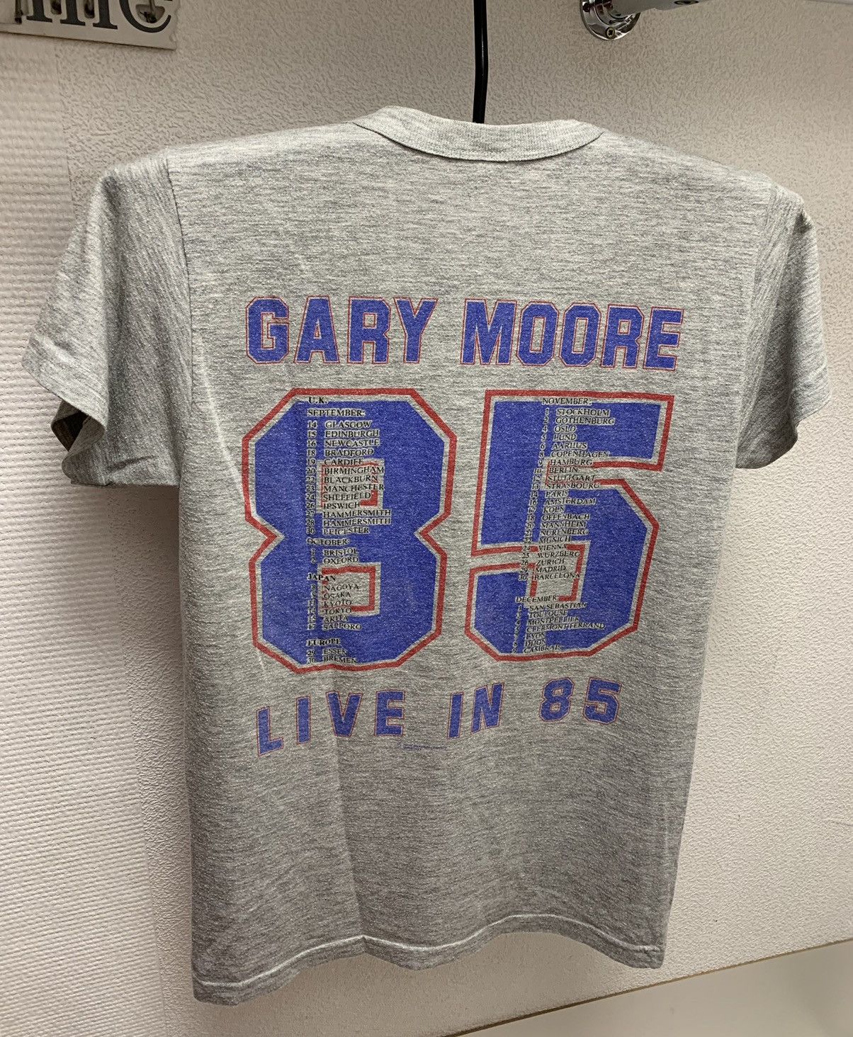 Band Tees Gary Moore live in 1985 vintage tour rock band t-shirt M sz Size US M / EU 48-50 / 2 - 2 Thumbnail