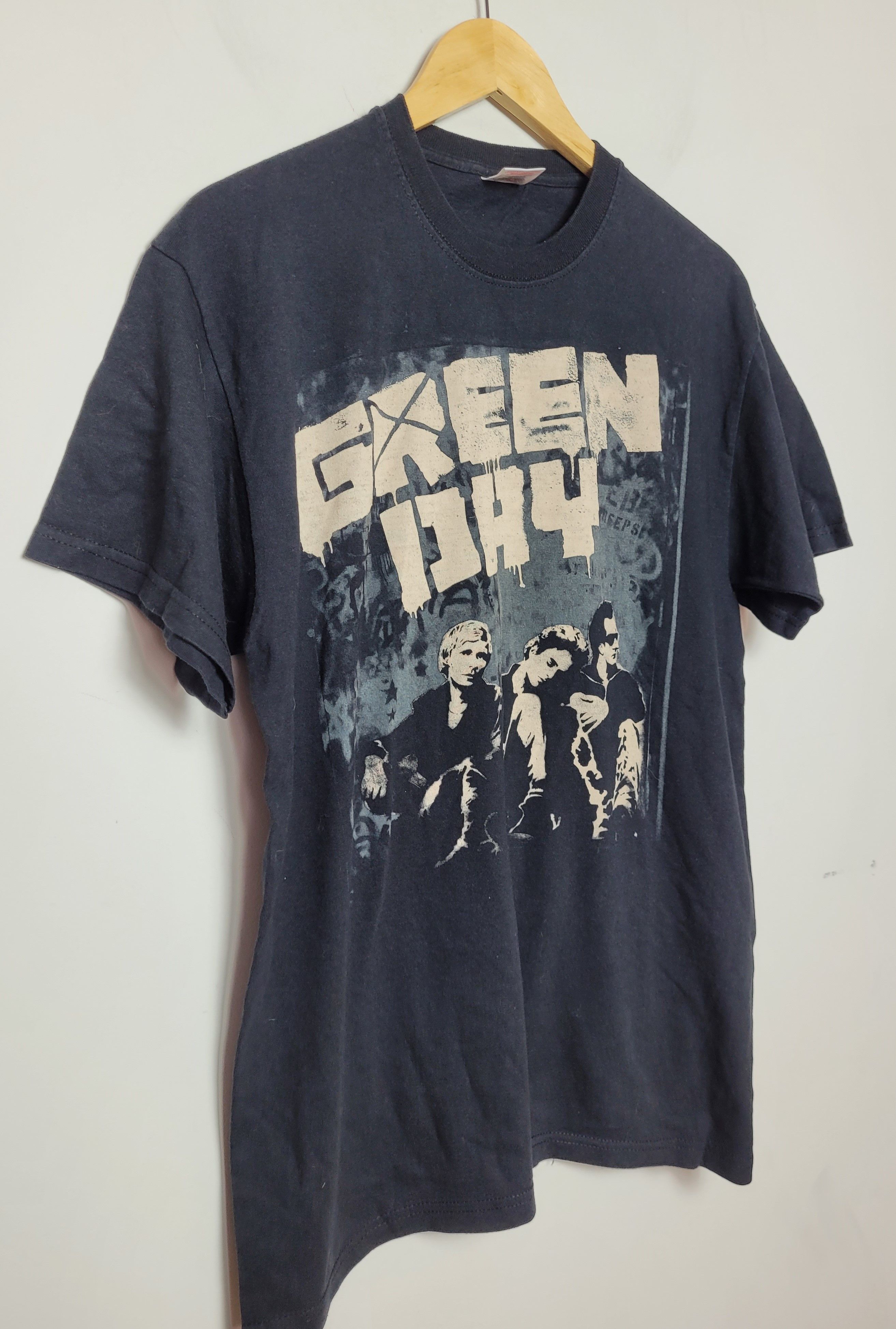 Band Tees × Vintage Green Day 2009 - 2010 tour t-shirt Size US L / EU 52-54 / 3 - 4 Thumbnail