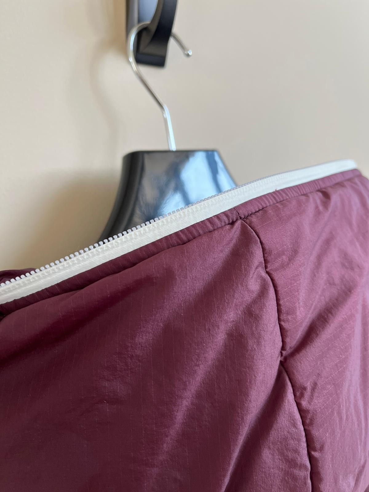 Acne Studios Full Zip Down Jacket FN-MN-OUTW000584 in Burgundy Size US S / EU 44-46 / 1 - 14 Thumbnail