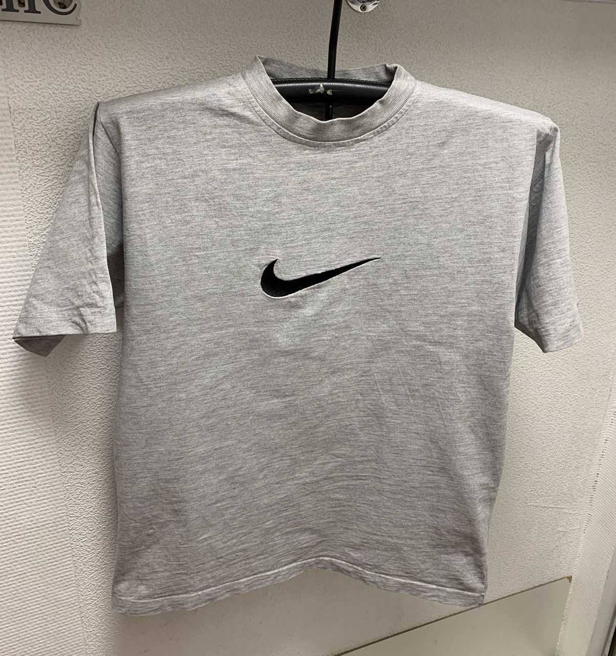 Nike Nike vintage central logo oversized t-shirt S-M red tag 1990 Size US S / EU 44-46 / 1 - 1 Thumbnail
