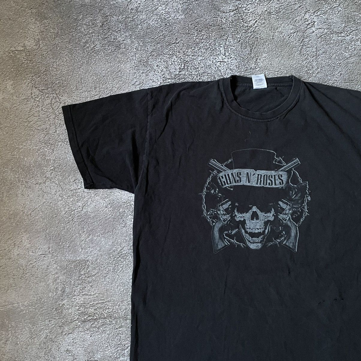 Band Tees Vintage Y2K Guns N Roses Logo Blood DEAD Skulls Horror Tee Size US L / EU 52-54 / 3 - 4 Thumbnail