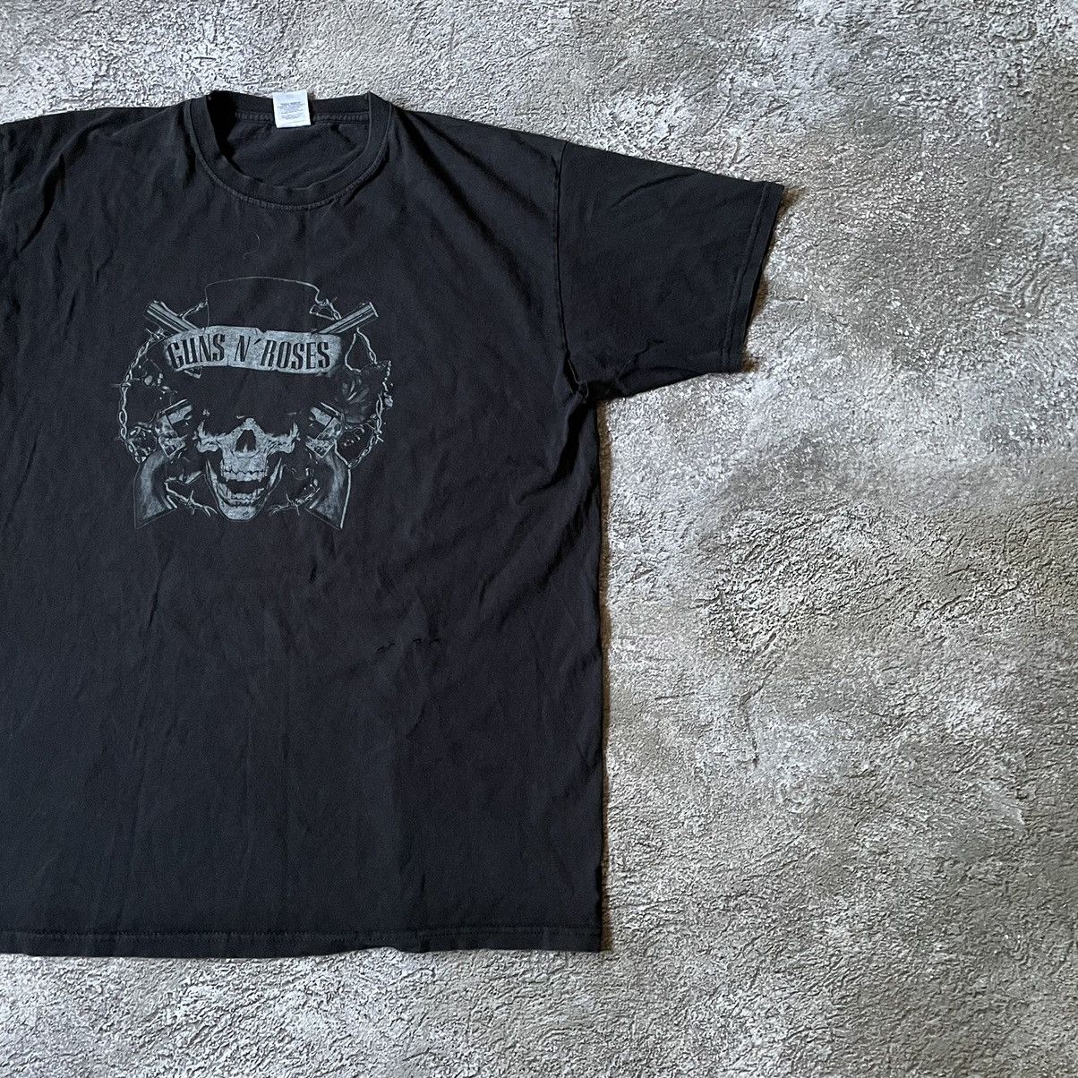 Band Tees Vintage Y2K Guns N Roses Logo Blood DEAD Skulls Horror Tee Size US L / EU 52-54 / 3 - 3 Thumbnail