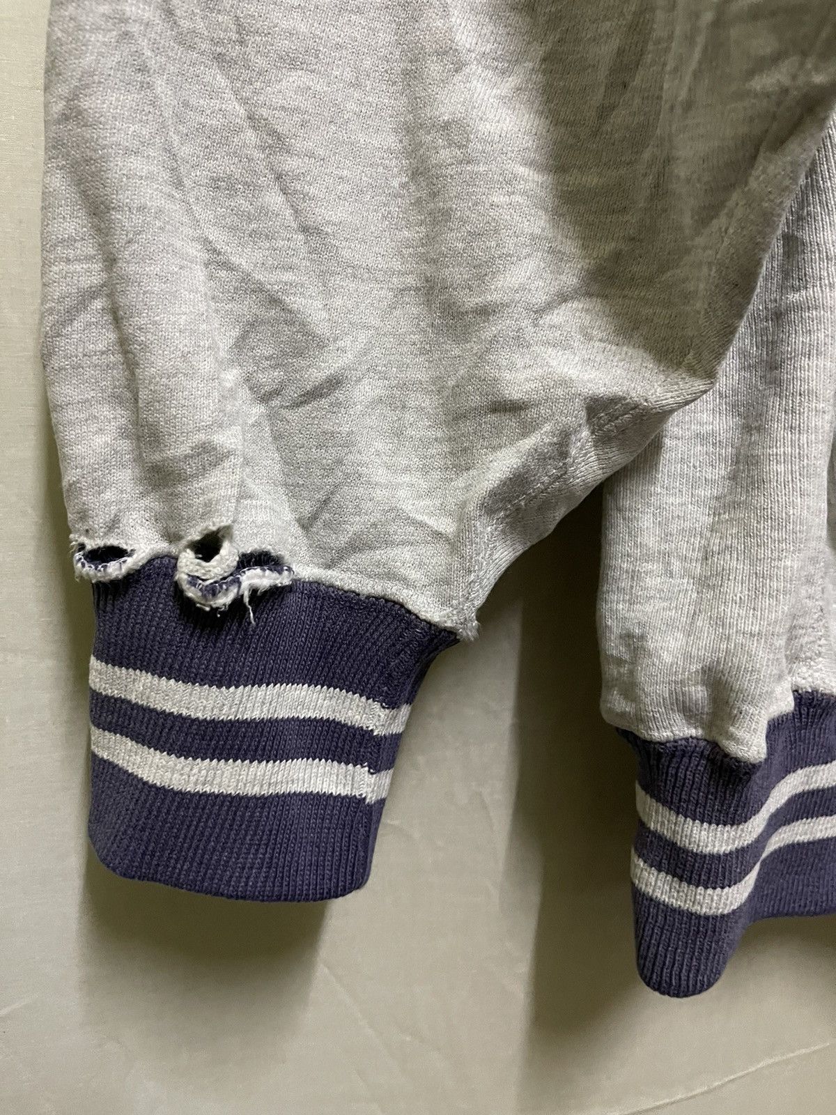 Champion × Vintage Vintage Thrashed 90s USA Champion Reverse Weave Hoodie Size US L / EU 52-54 / 3 - 5 Thumbnail