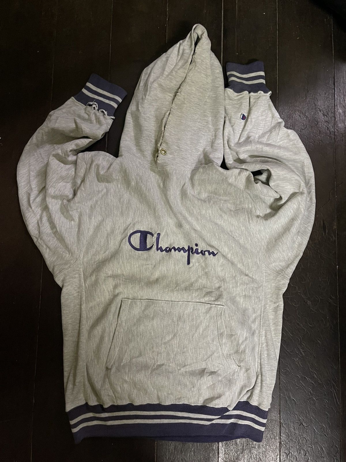 Champion × Vintage Vintage Thrashed 90s USA Champion Reverse Weave Hoodie Size US L / EU 52-54 / 3 - 22 Thumbnail