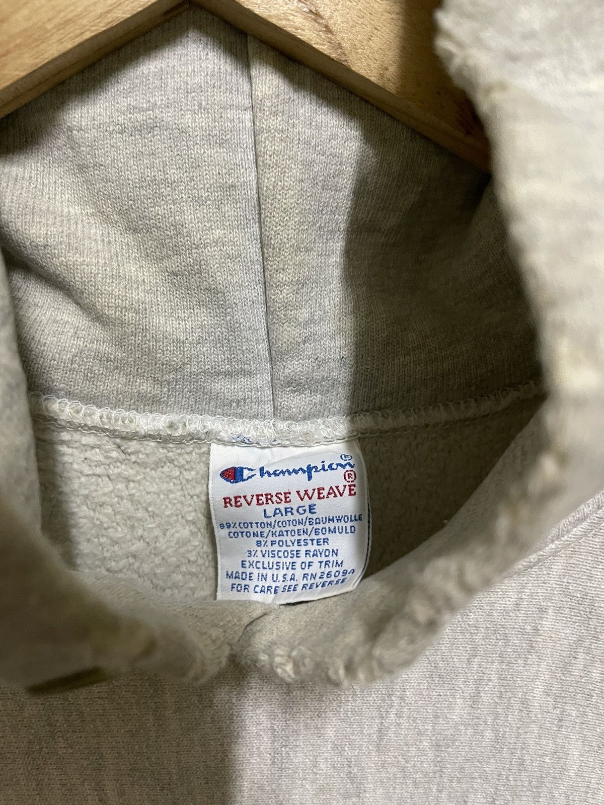 Champion × Vintage Vintage Thrashed 90s USA Champion Reverse Weave Hoodie Size US L / EU 52-54 / 3 - 13 Thumbnail