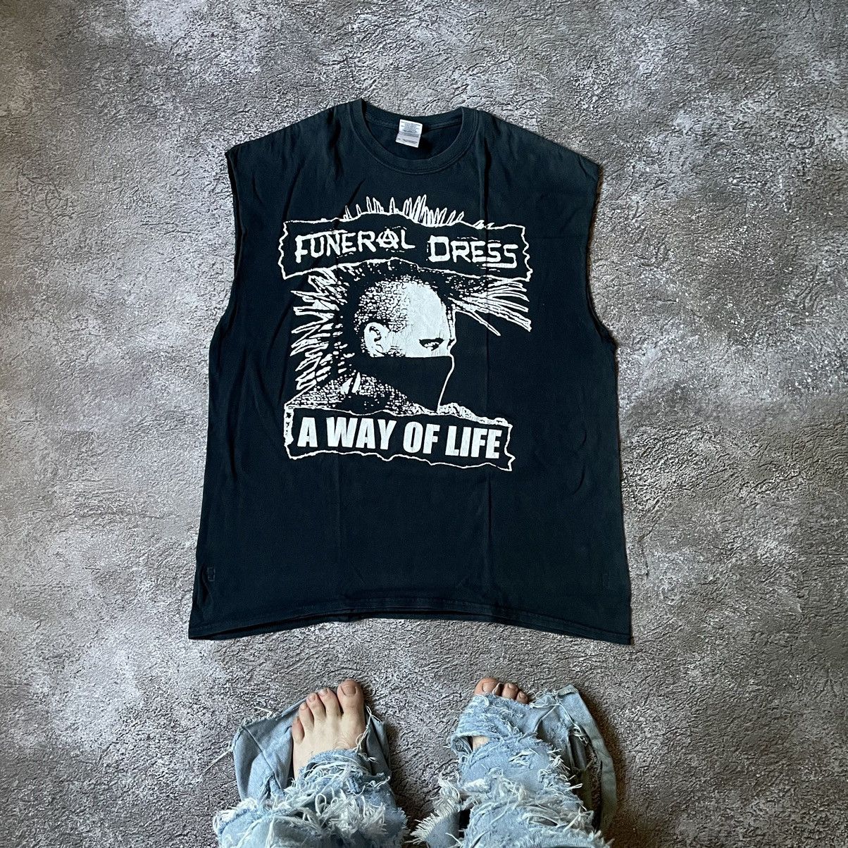 Band Tees Vintage Y2K Funeral Dress Punk Blood Dead Skulls Horror Tee in Black, Men’s (Size Large)