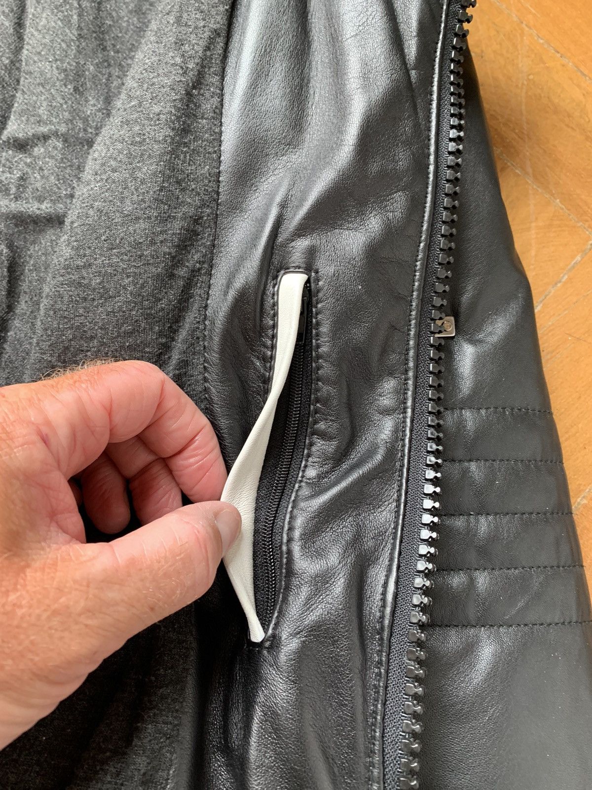 Pal Zileri $4000 calfskin puffer jacket with detachable foxfur collar Size US M / EU 48-50 / 2 - 15 Thumbnail