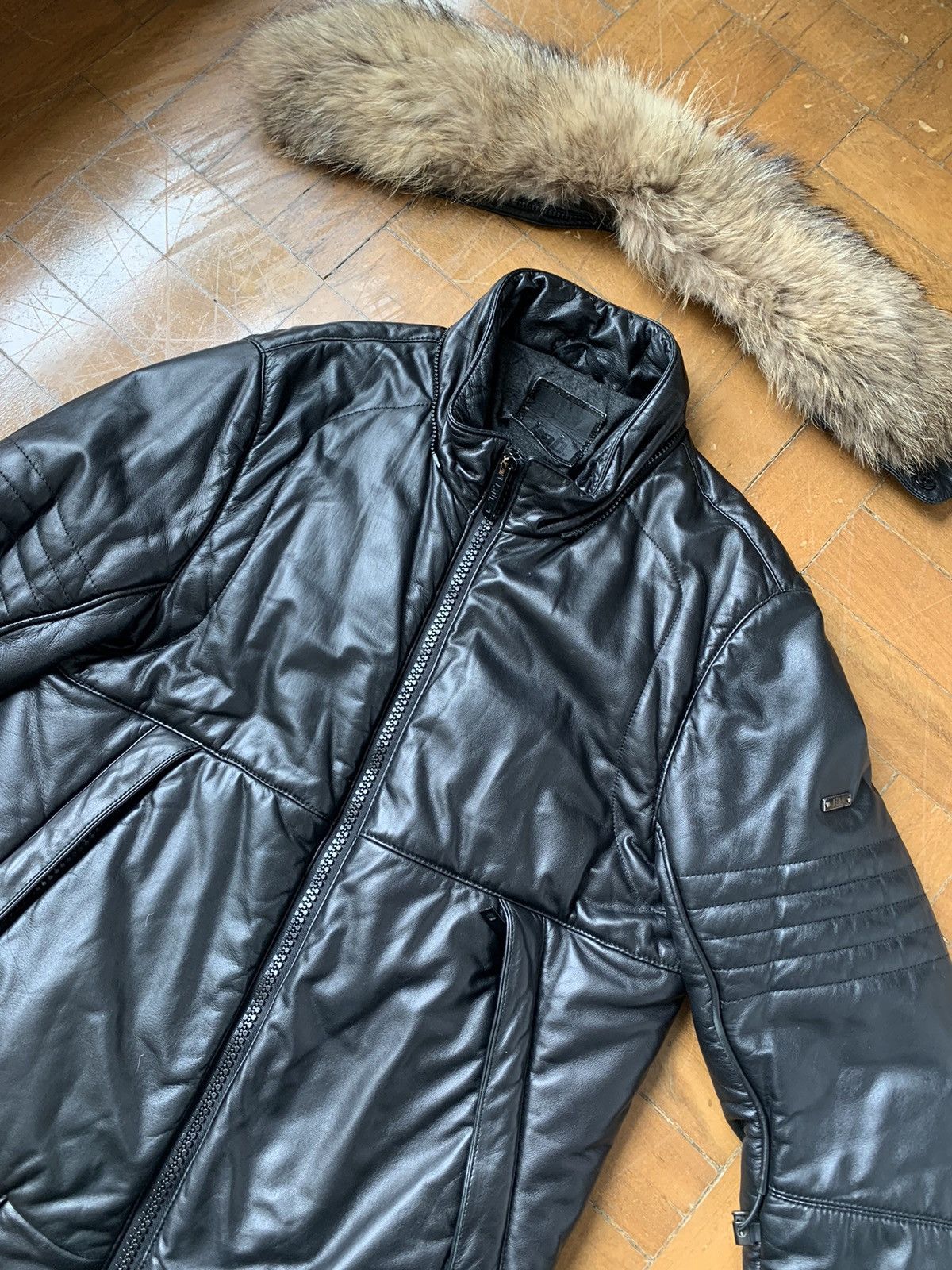 Pal Zileri $4000 calfskin puffer jacket with detachable foxfur collar Size US M / EU 48-50 / 2 - 8 Thumbnail