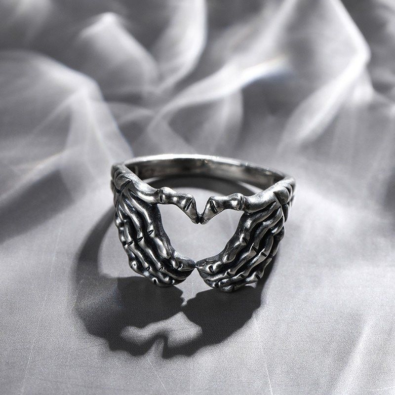 Jewelry Retro Skull Hand With Heart-Shaped Ring Size ONE SIZE - 3 Thumbnail