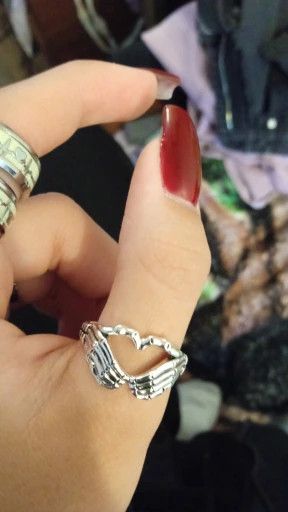 Jewelry Retro Skull Hand With Heart-Shaped Ring Size ONE SIZE - 5 Thumbnail