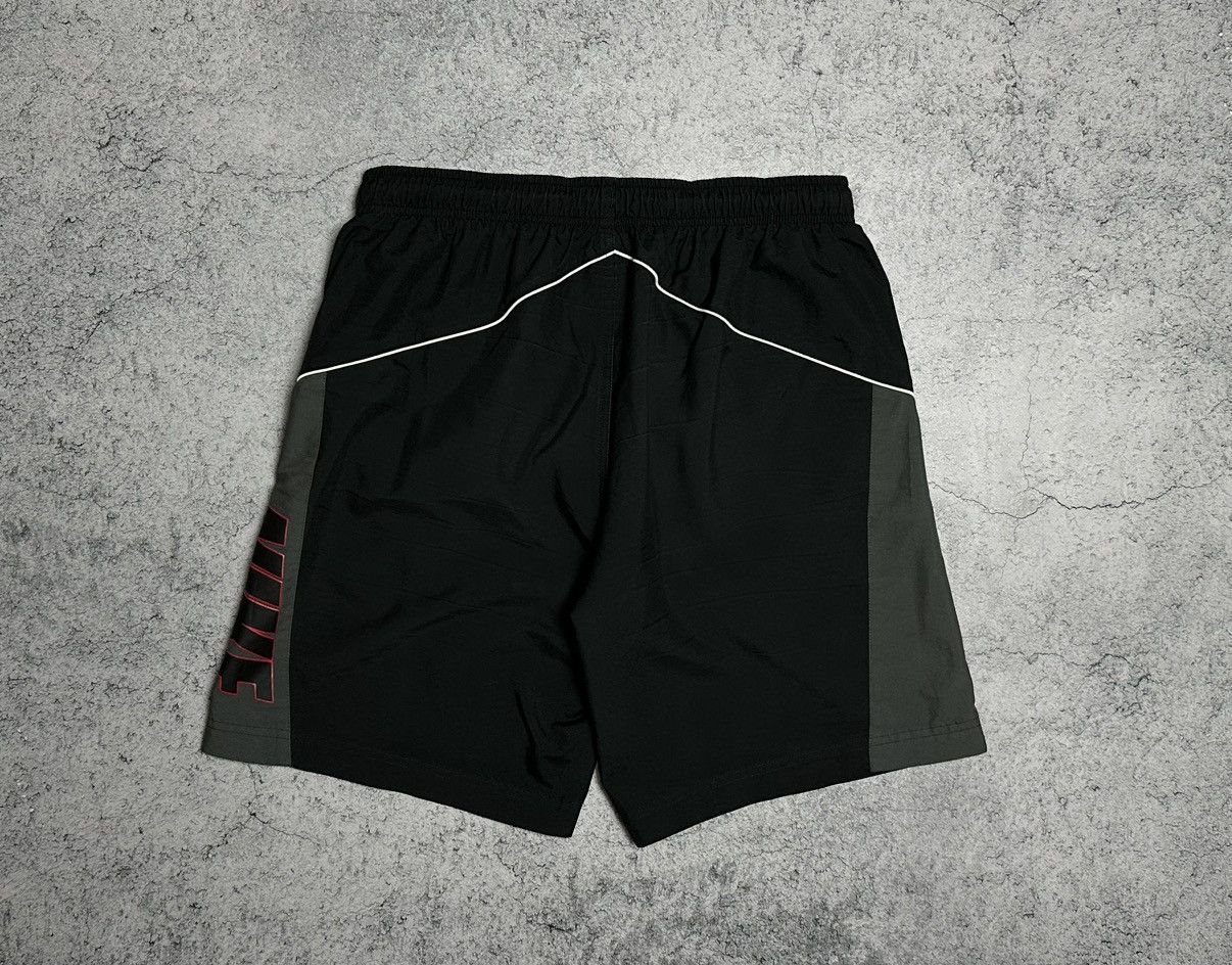 Nike Vintage Nike Big Logo Shorts M Y2k Size US 32 / EU 48 - 5 Thumbnail