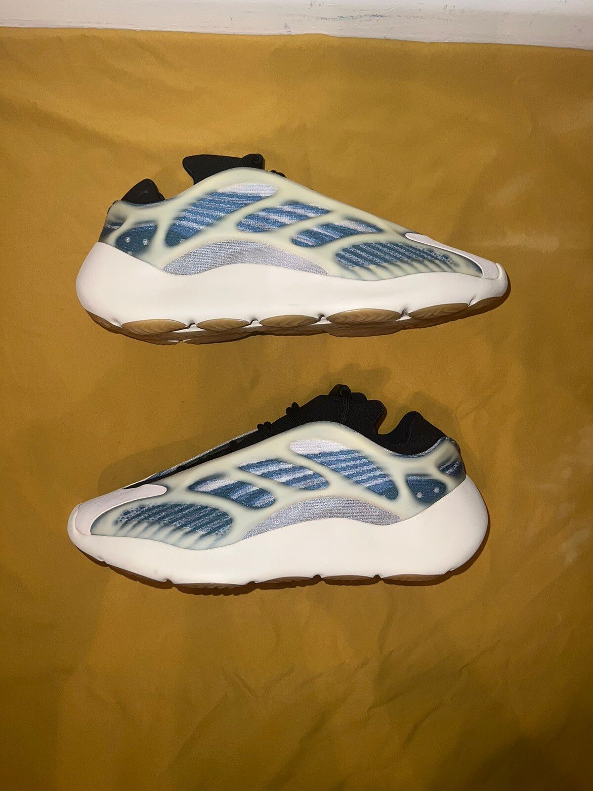 Adidas Yeezy 700 Size US 12 / EU 45 - 3 Thumbnail