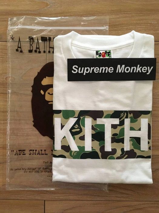 Bape × Kith BAPE X RONNIE FIEG KITH TEE Size US L / EU 52-54 / 3 - 3 Thumbnail