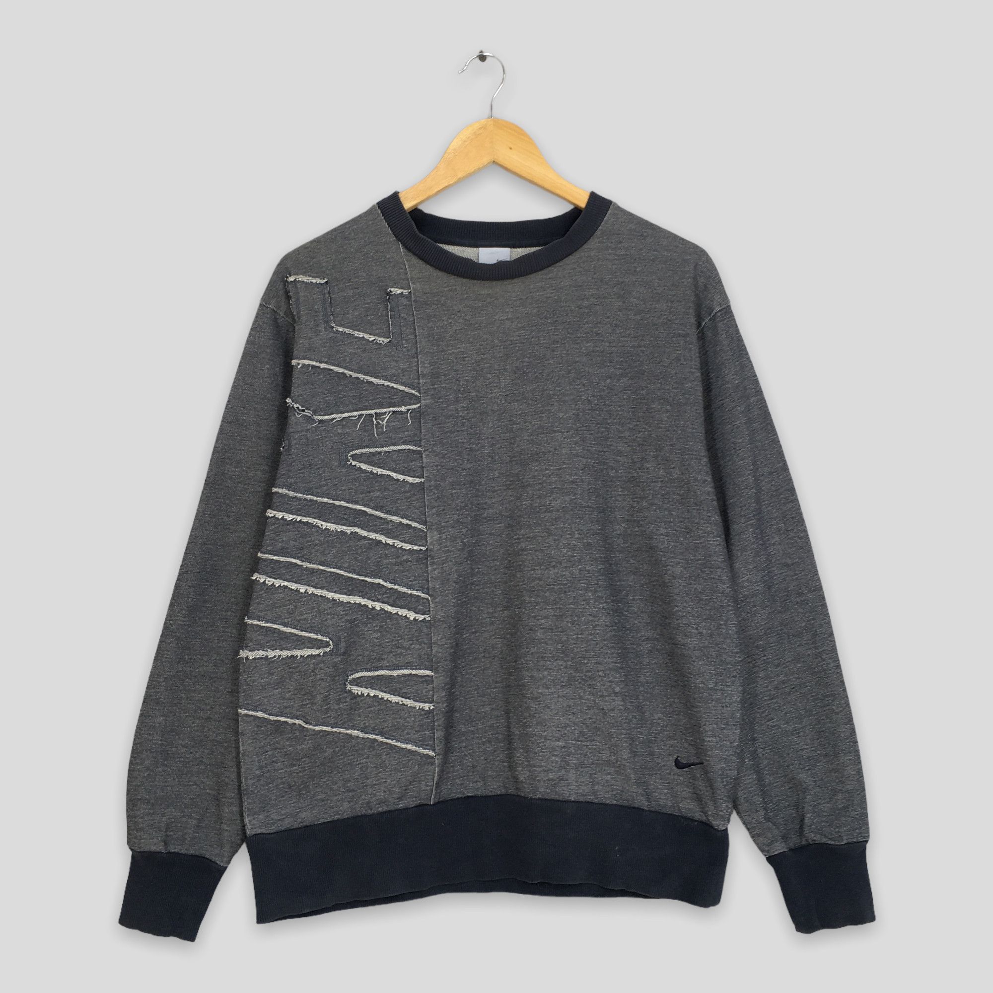 image of Y2K Nike Spell Out Sweatshirt Large in Grey, Men's