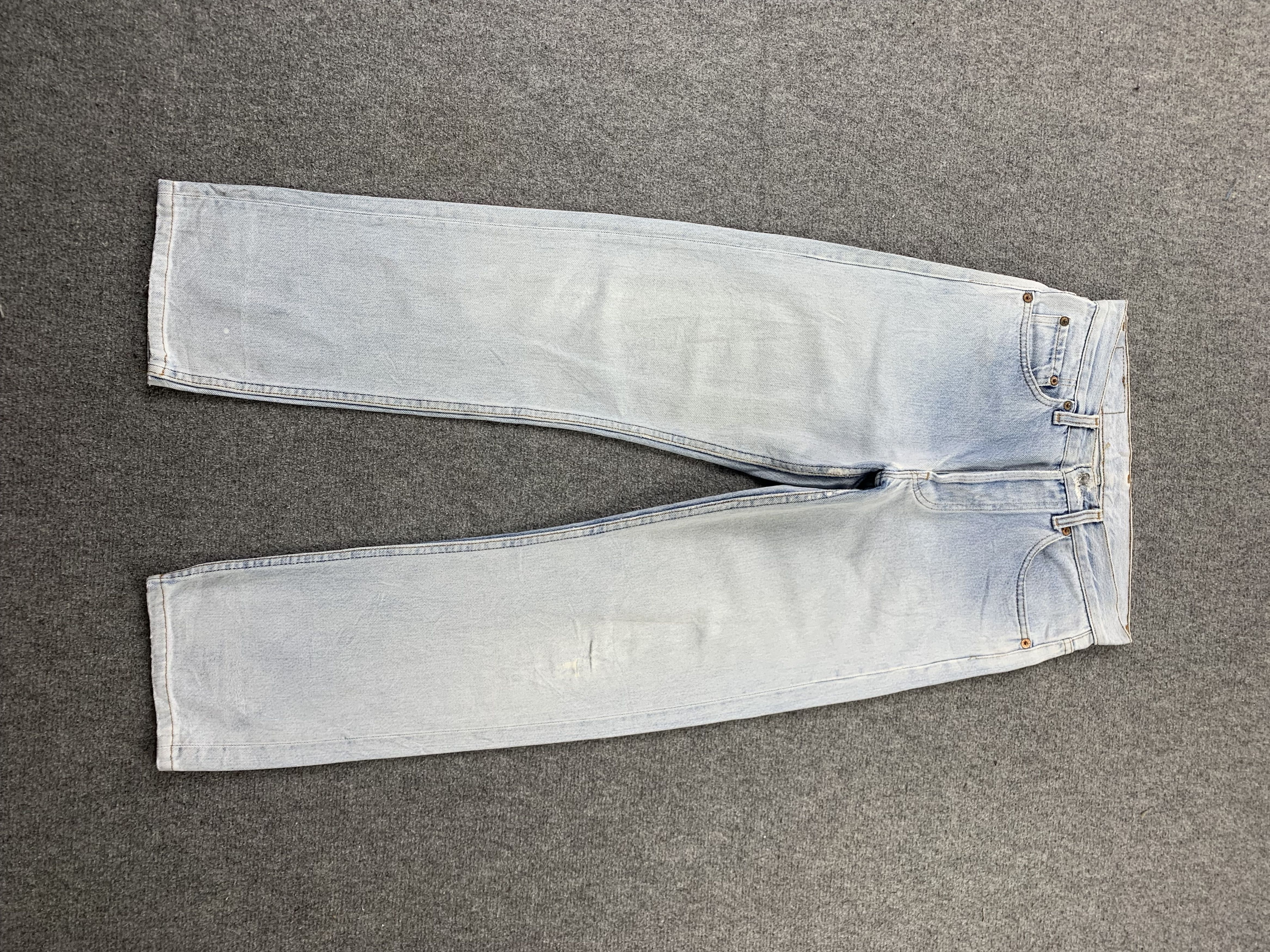 image of 90's Levis 501 Light Wash Jeans in Blue Denim, Men's (Size 28)