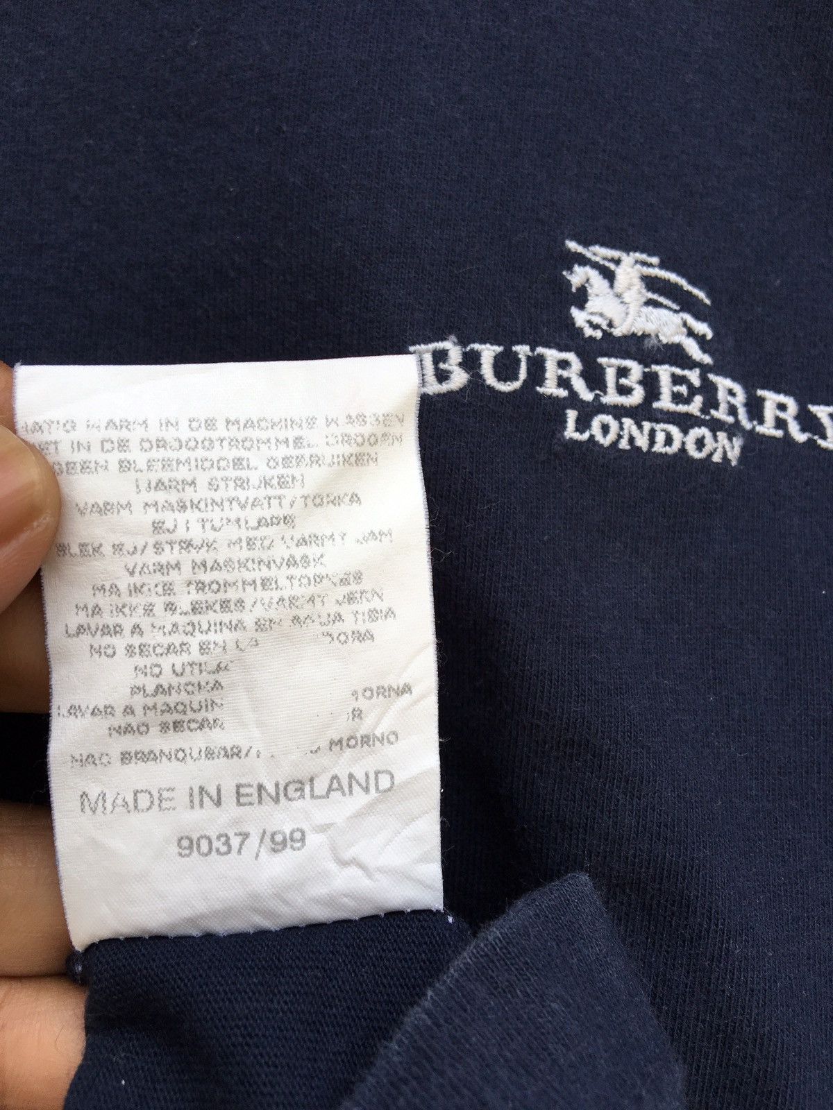 Burberry Vintage Burberry London Embroidered Logo Tshirt Size US M / EU 48-50 / 2 - 13 Thumbnail