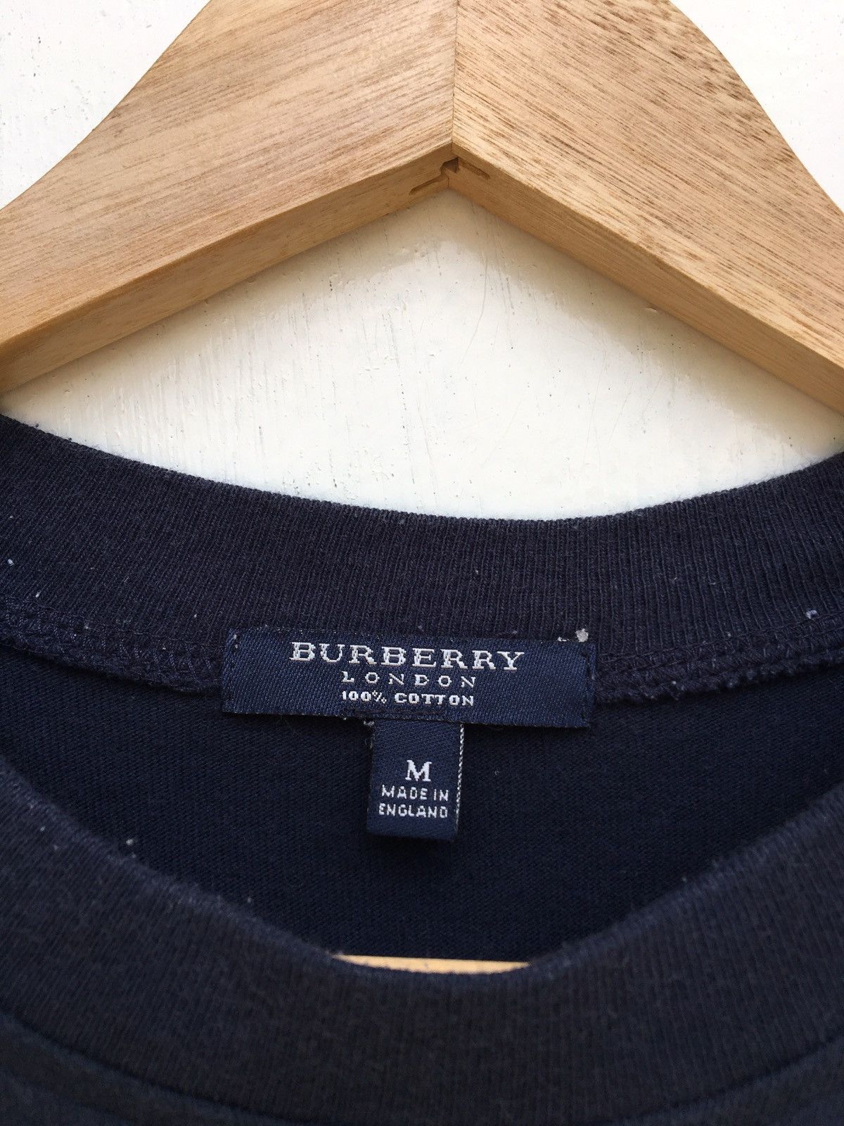 Burberry Vintage Burberry London Embroidered Logo Tshirt Size US M / EU 48-50 / 2 - 10 Thumbnail