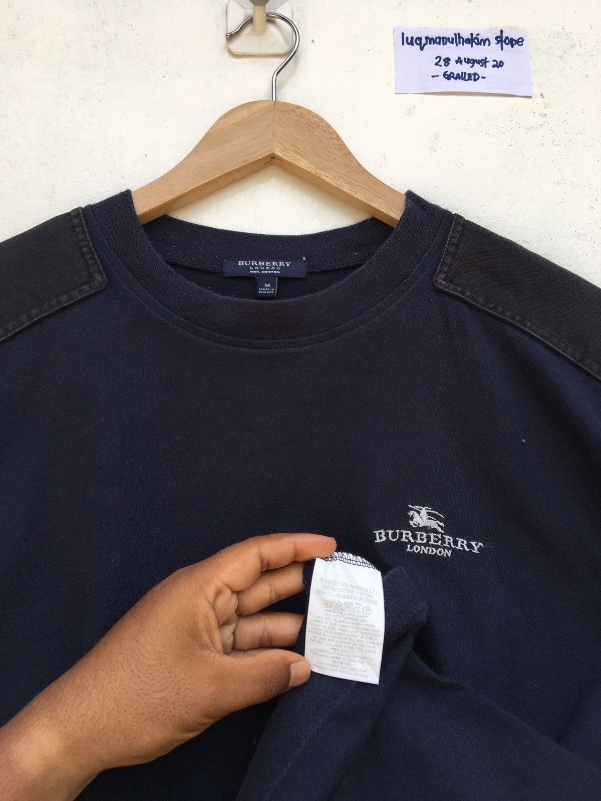 Burberry Vintage Burberry London Embroidered Logo Tshirt Size US M / EU 48-50 / 2 - 11 Thumbnail