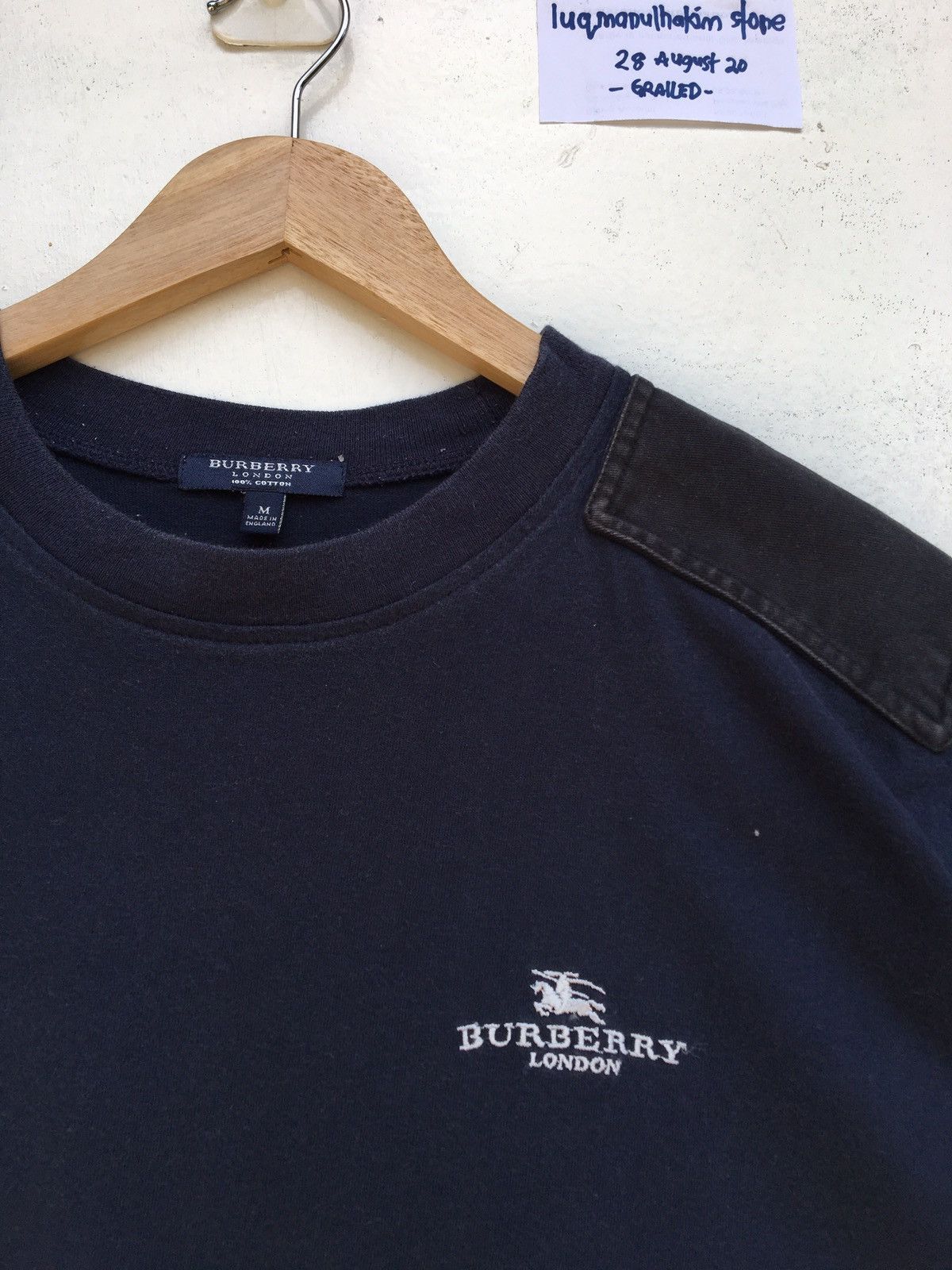 Burberry Vintage Burberry London Embroidered Logo Tshirt Size US M / EU 48-50 / 2 - 1 Thumbnail