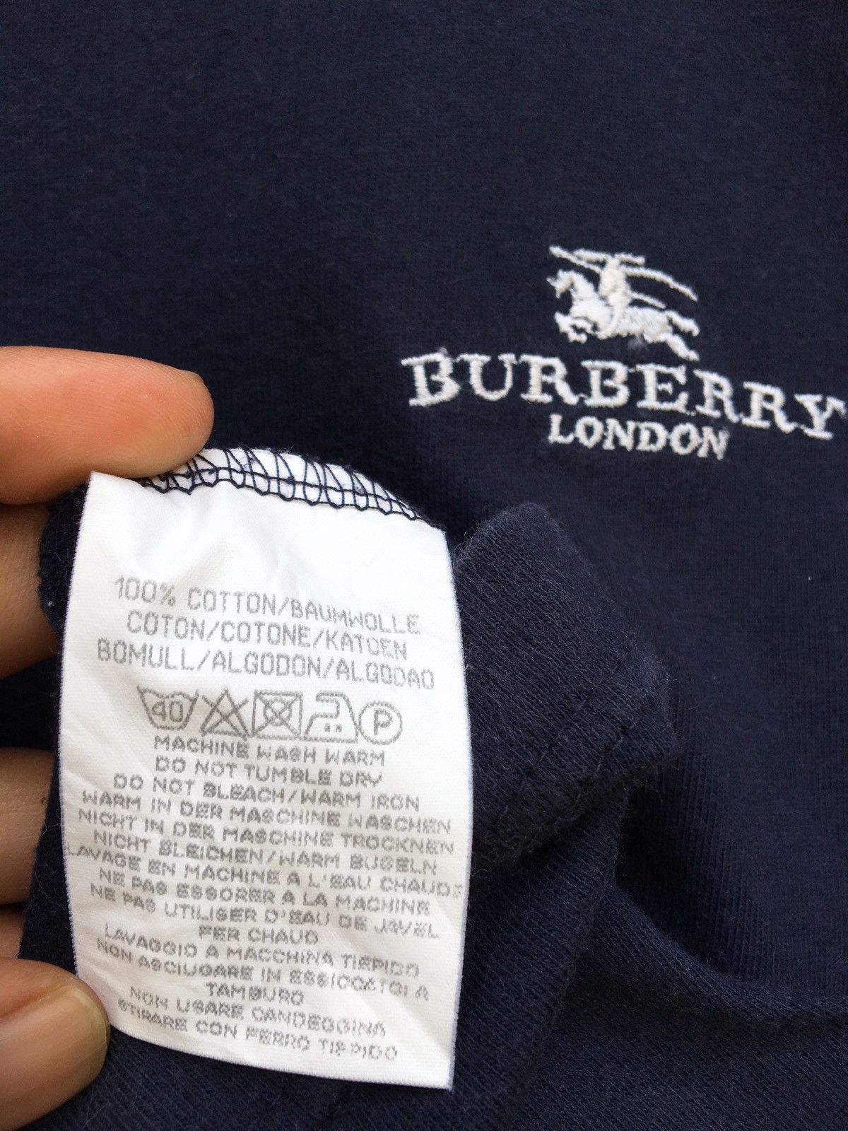 Burberry Vintage Burberry London Embroidered Logo Tshirt Size US M / EU 48-50 / 2 - 12 Thumbnail